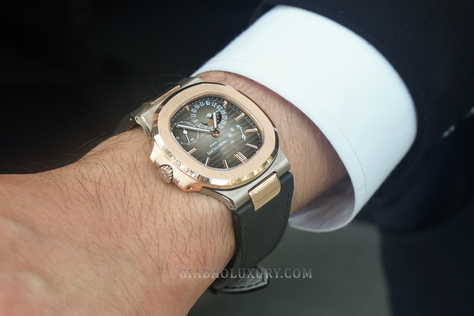 Đồng Hồ Patek Philippe Nautilus 5712GR-001