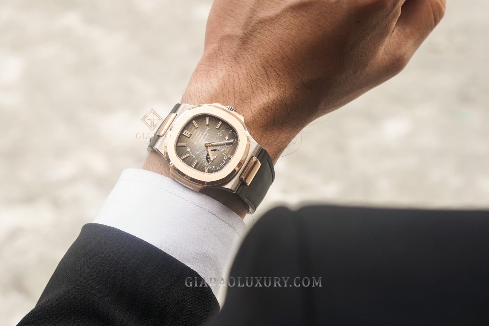 Đồng Hồ Patek Philippe Nautilus 5712GR-001