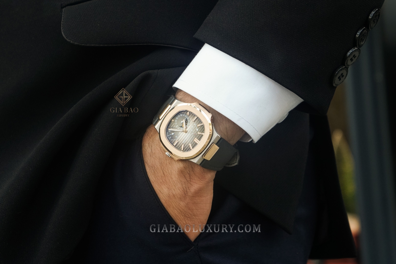 Đồng Hồ Patek Philippe Nautilus 5712GR-001