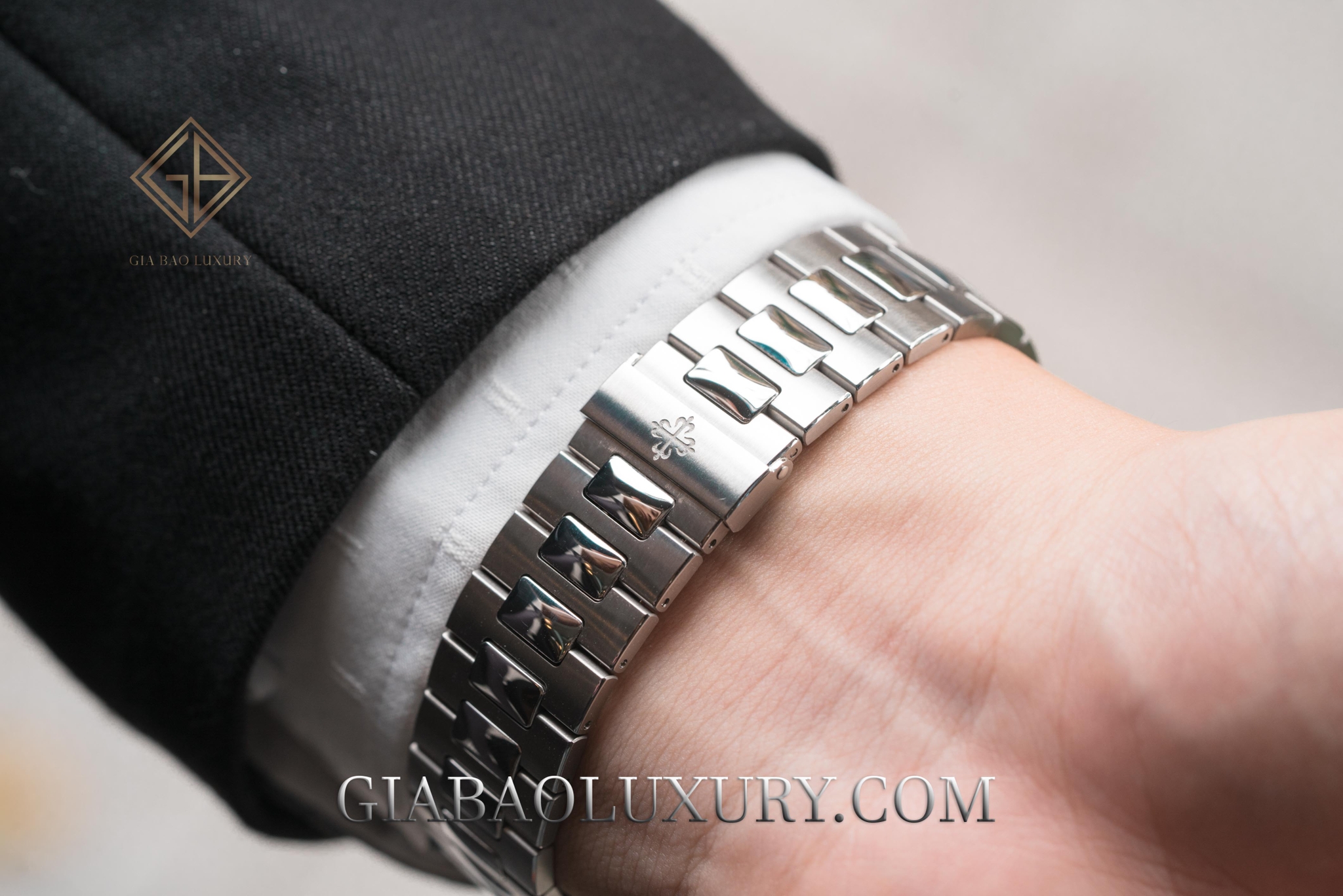 Review Đồng Hồ Patek Philippe Nautilus 5712/1A