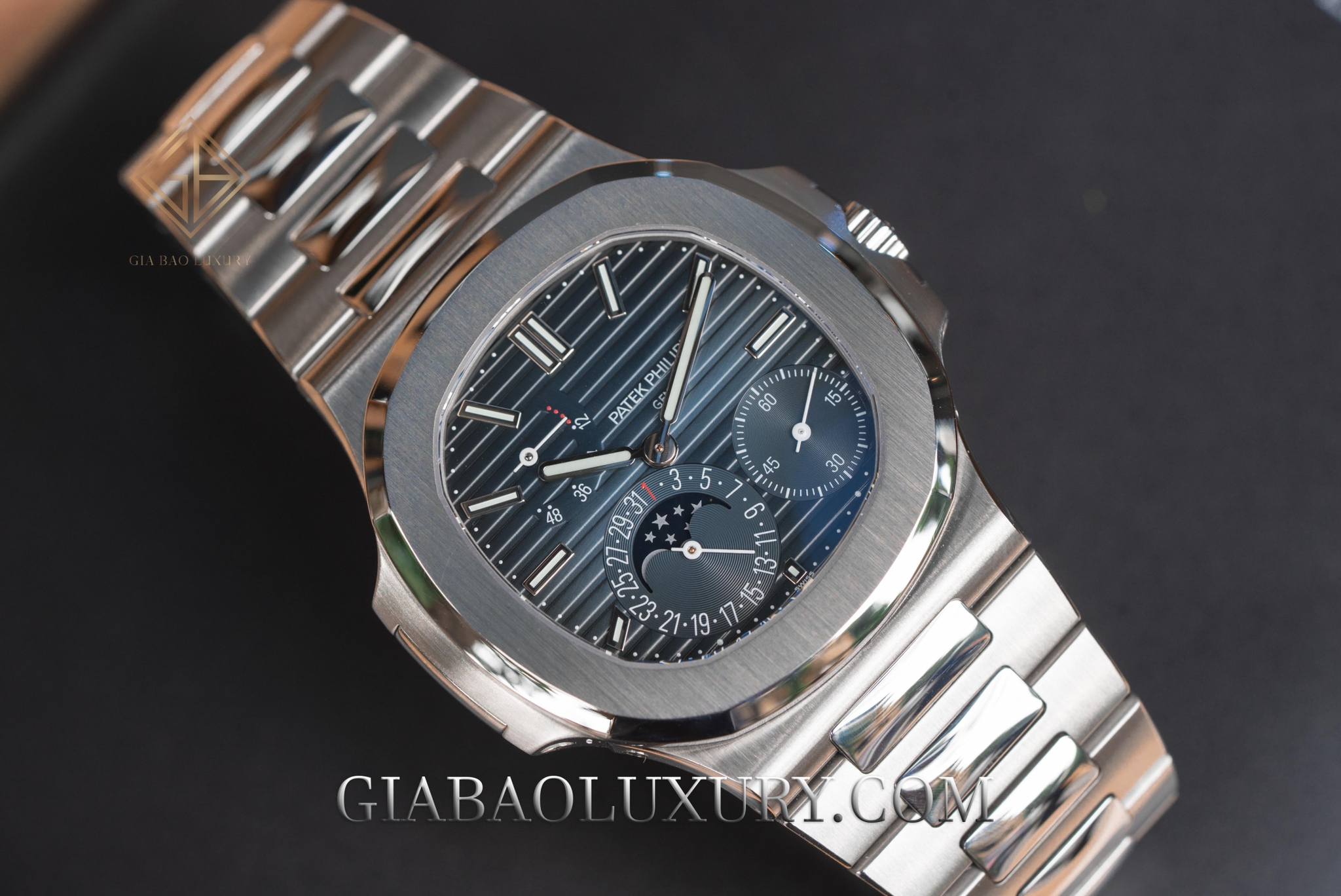 Review Đồng Hồ Patek Philippe Nautilus 5712/1A