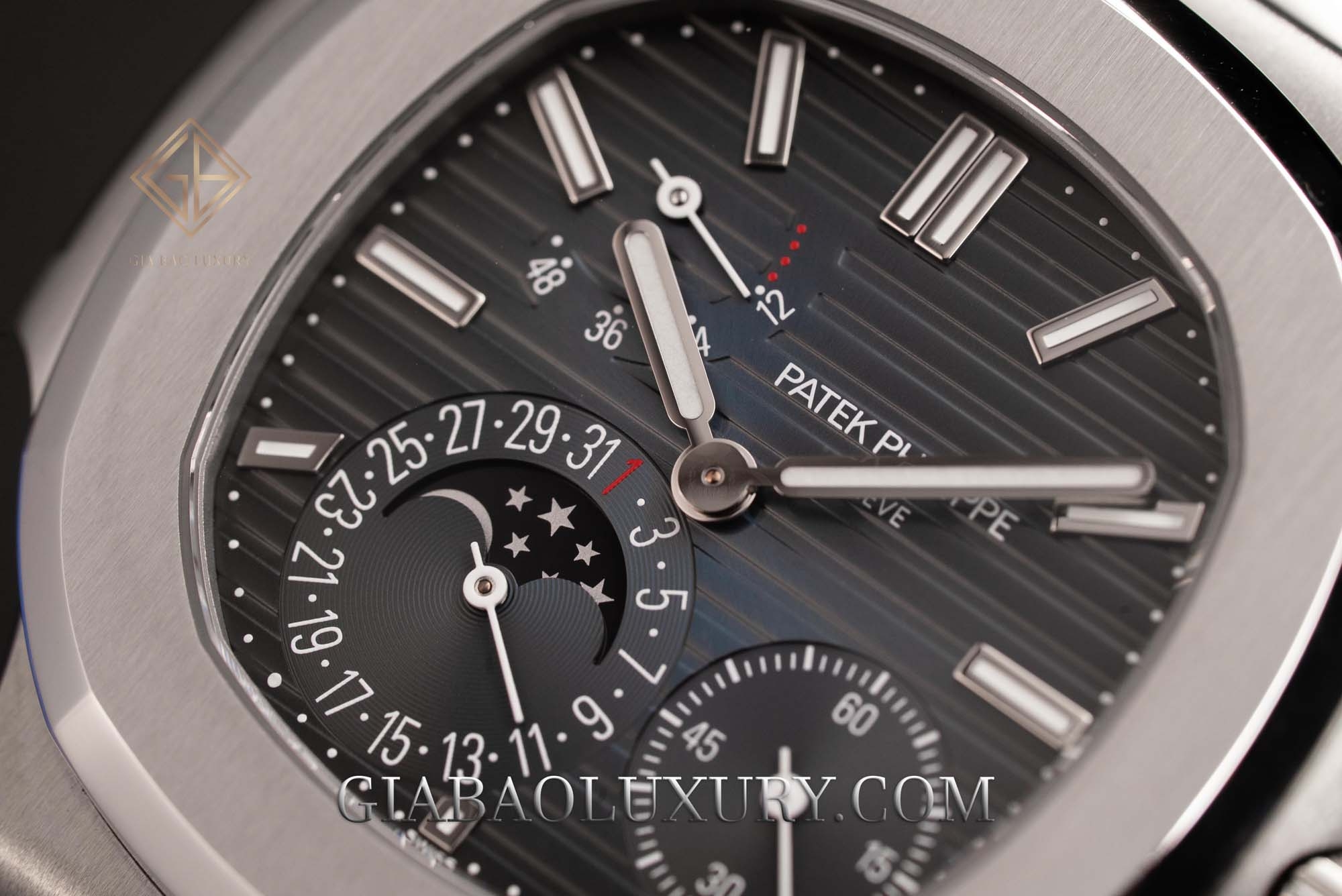 Review Đồng Hồ Patek Philippe Nautilus 5712/1A