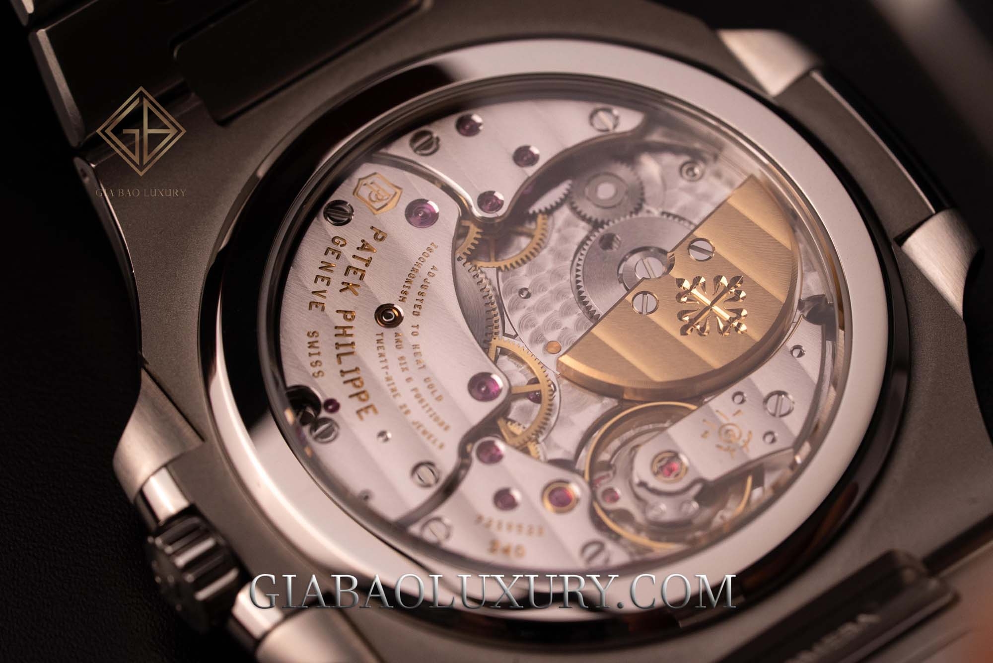 Review Đồng Hồ Patek Philippe Nautilus 5712/1A