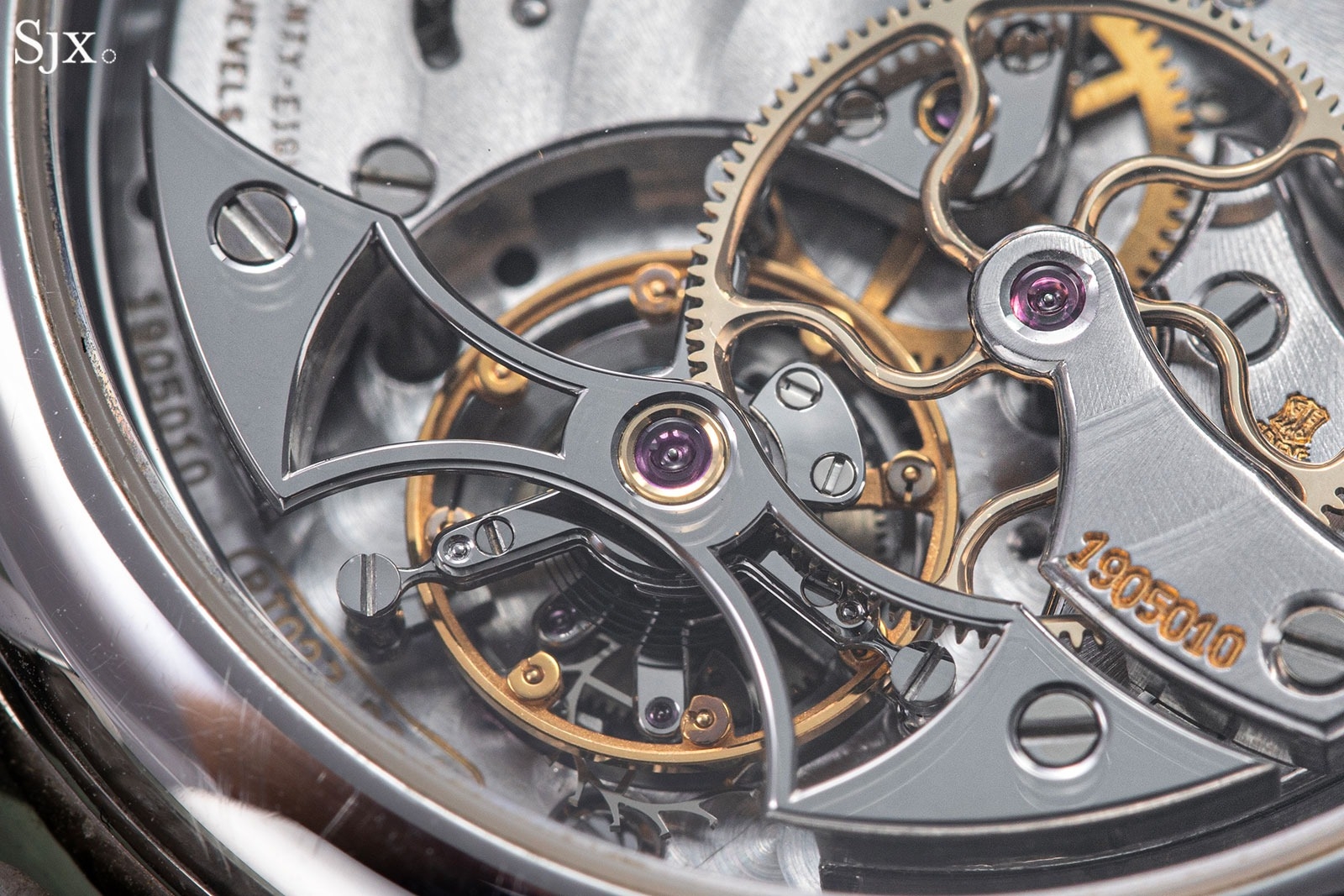 Tiêu Chuẩn Mới Của Dấu Ấn Patek Philippe: Chính Xác Và Bền Bỉ