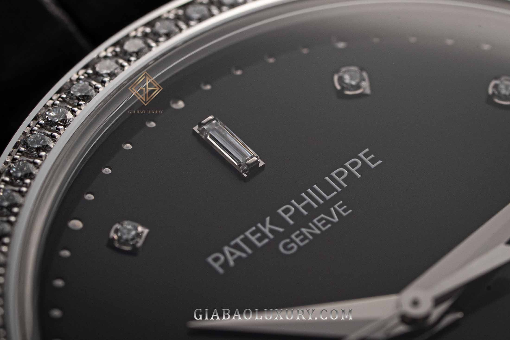 Đồng Hồ Patek Philippe Calatrava 5297G-001