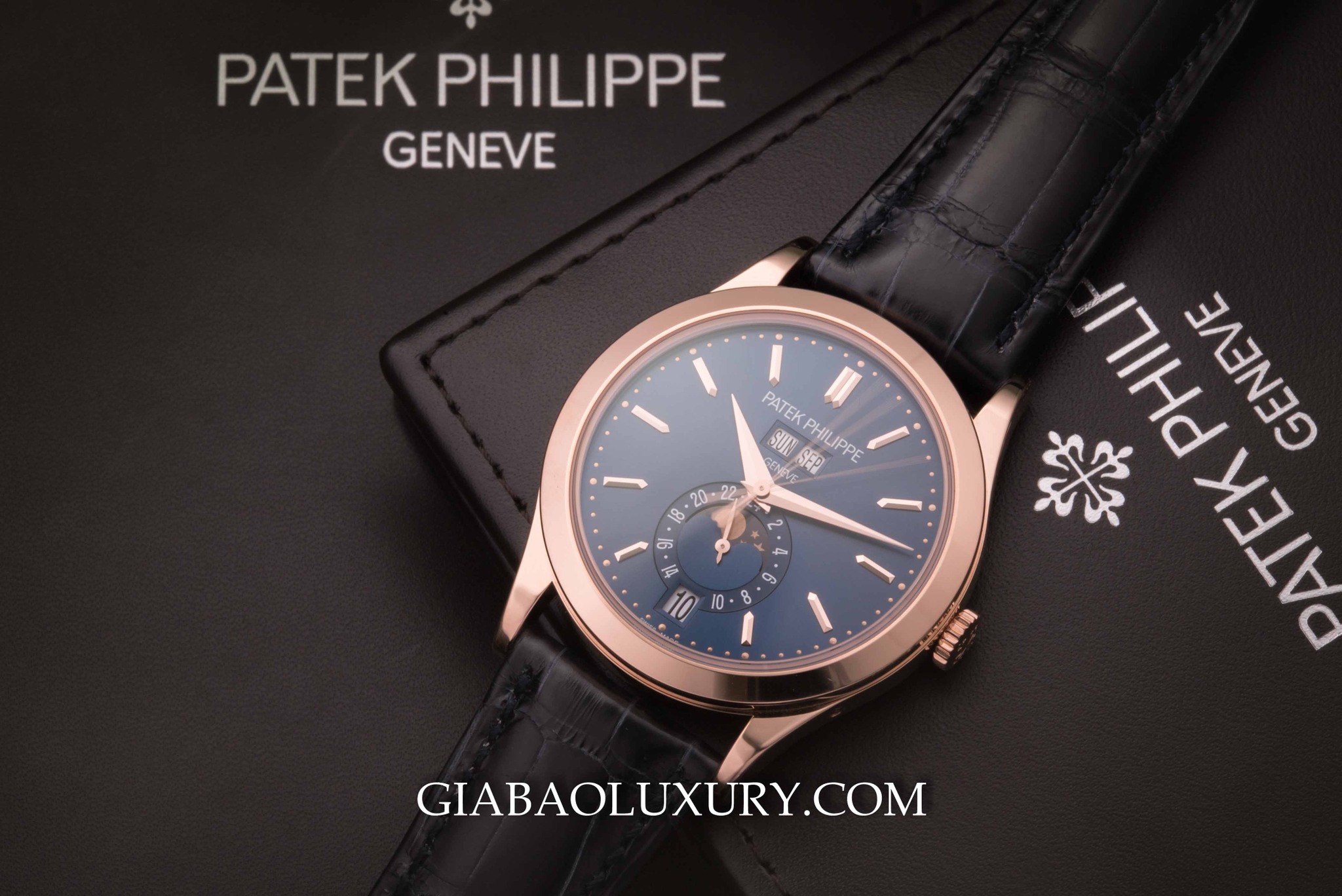 Đồng Hồ Patek Philippe Annual Calendar 5496R-014 Mid Night Blue