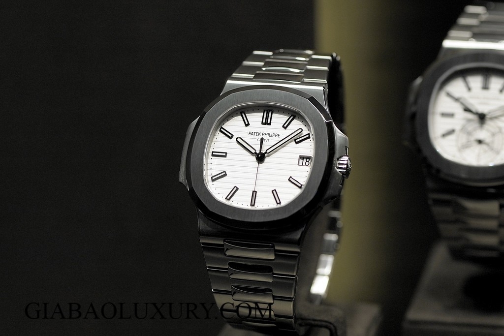 Đồng Hồ Patek Philippe Nautilus 5711/1A-011