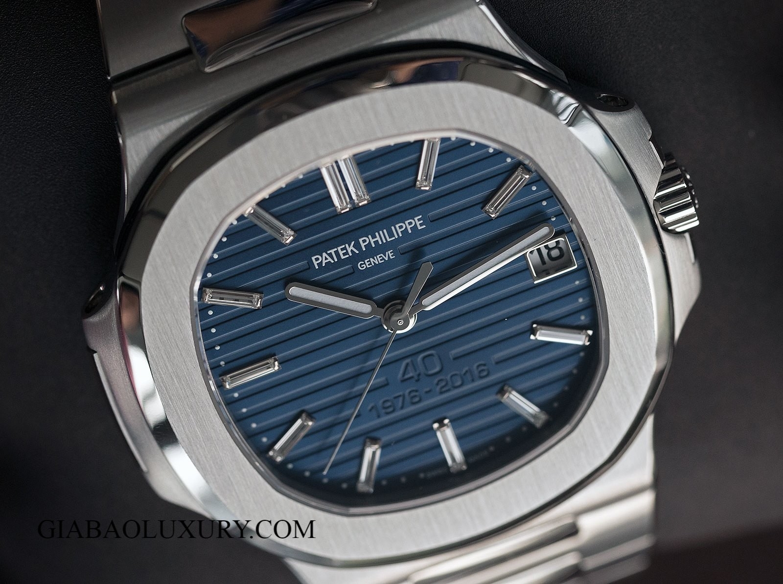 Đồng Hồ Patek Philippe Nautilus 5711/1P Phiên Bản Kỉ Niệm 40 Năm