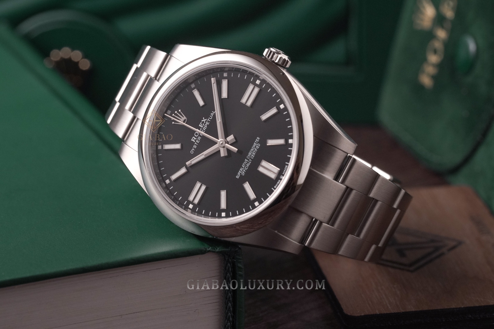 Đồng Hồ Rolex Oyster Perpetual 41 124300 Mặt Số Đen