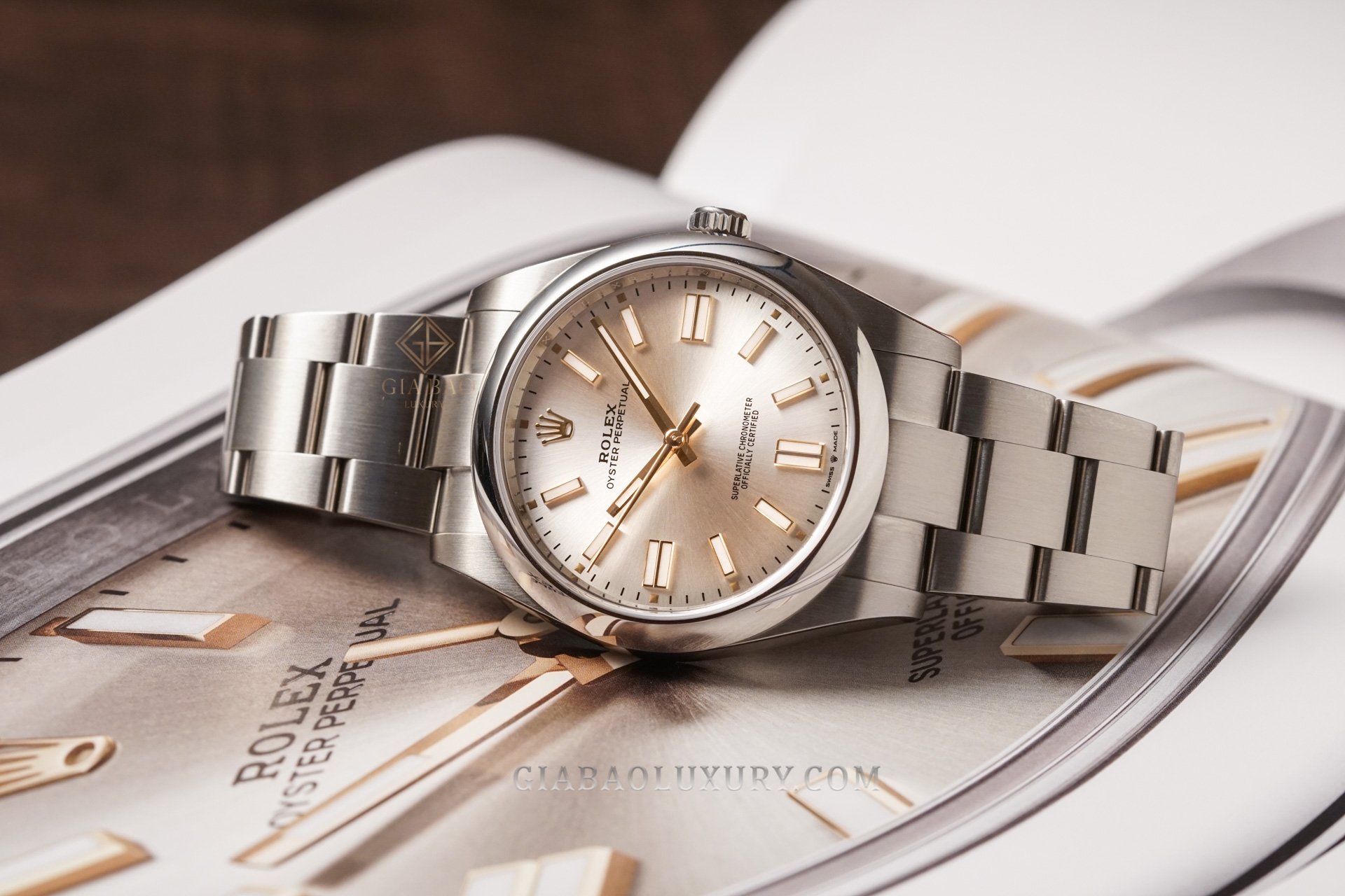 Đồng Hồ Rolex Oyster Perpetual 41 124300 Mặt Số Bạc