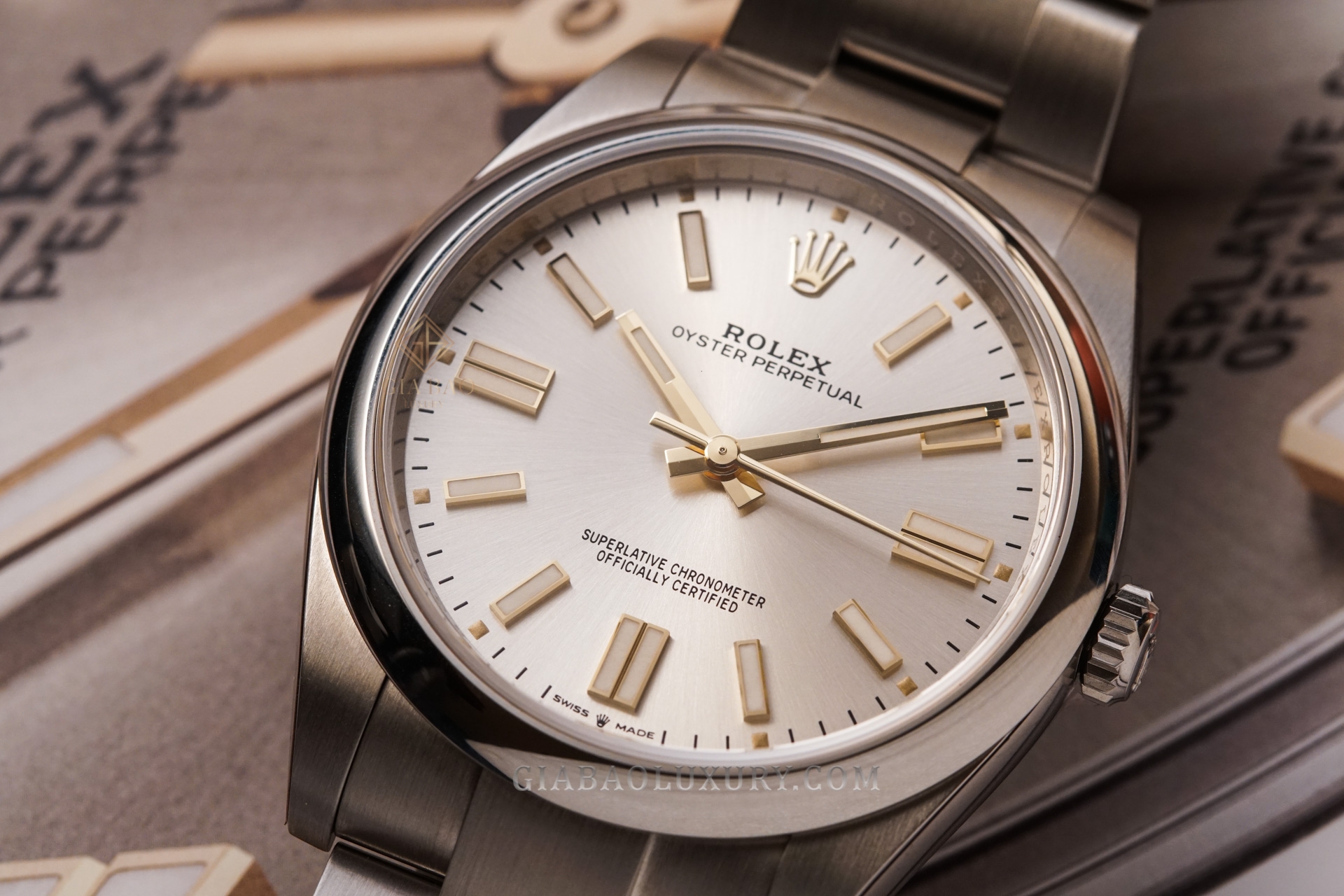 Đồng Hồ Rolex Oyster Perpetual 41 124300 Mặt Số Bạc