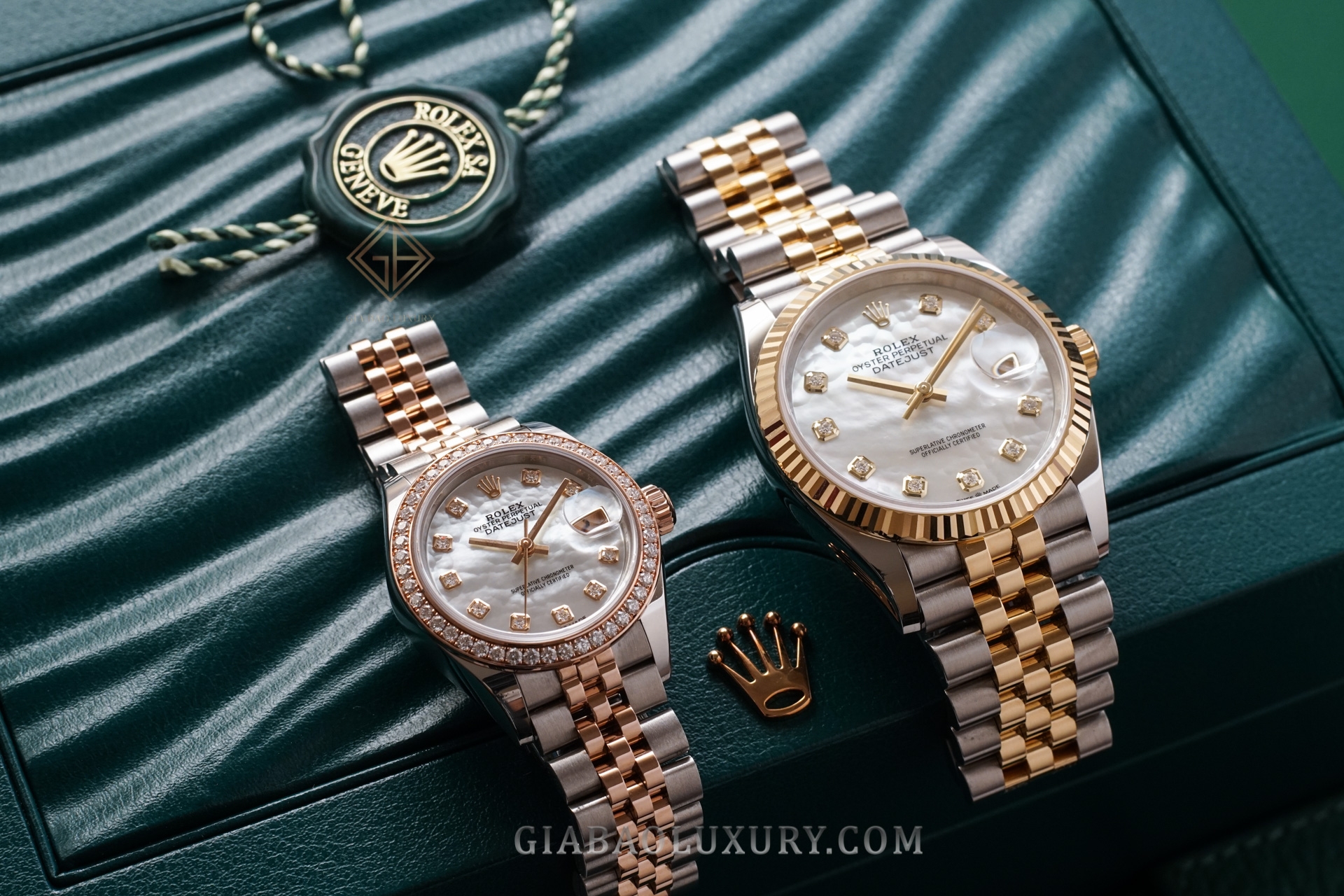 đồng hồ Rolex Datejust 36 126233 với mặt số vỏ trai trắng