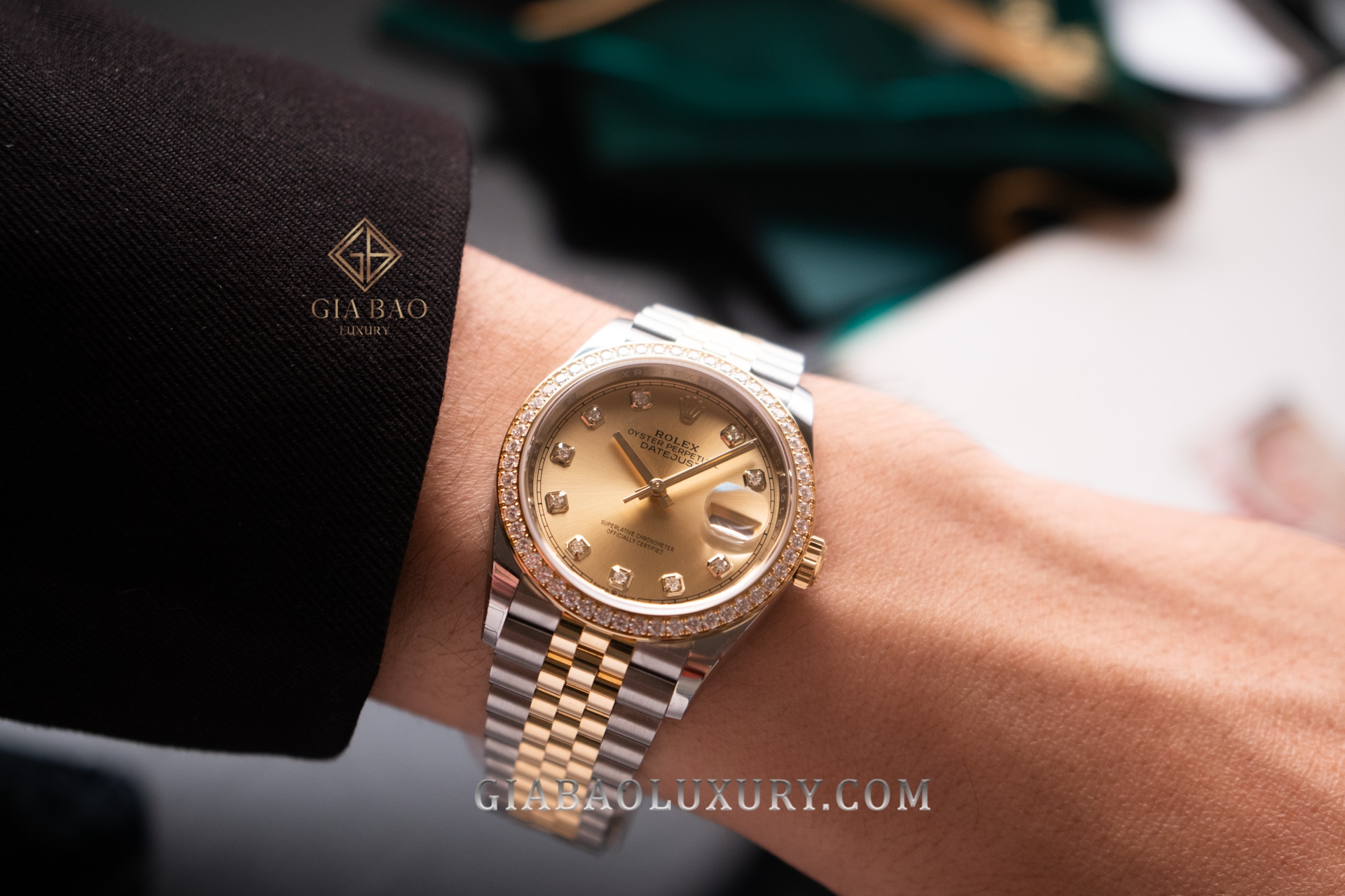 Đồng Hồ Rolex Datejust 36 126283RBR Mặt Số Vàng Champagne Nạm Kim Cương