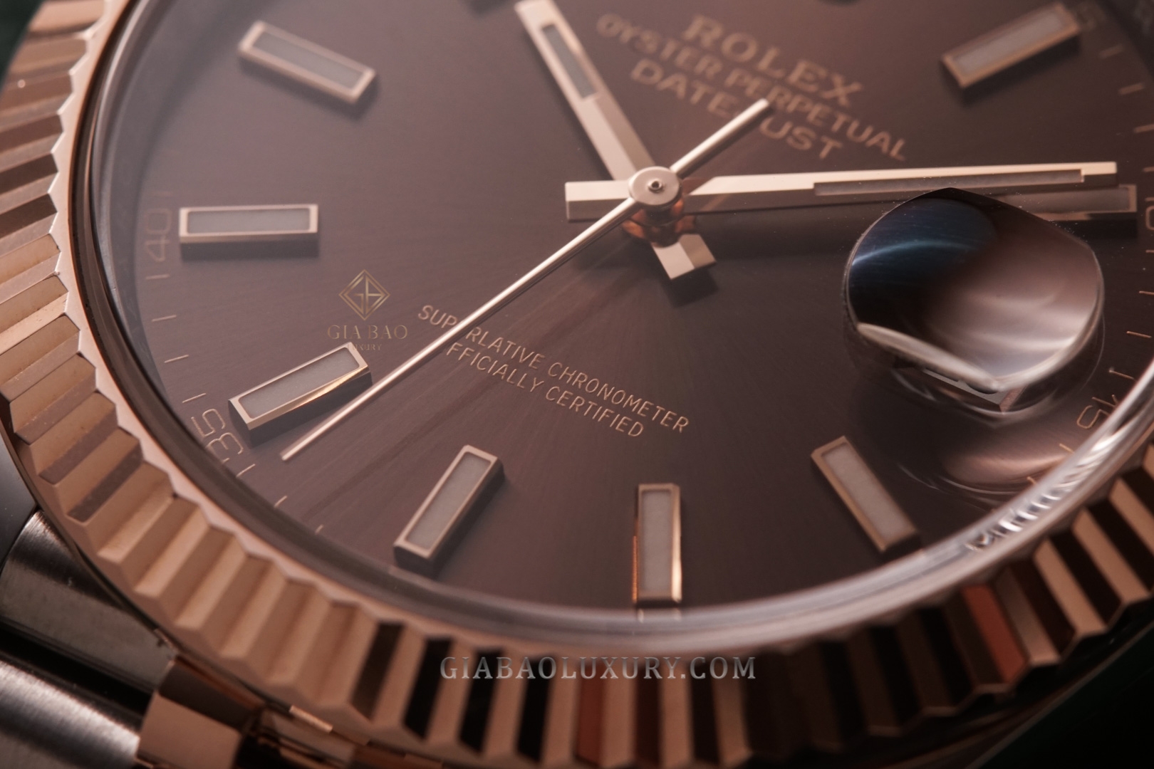 Đồng Hồ Rolex Datejust 41 126331 Mặt Số Chocolate Cọc Số Dạ Quang