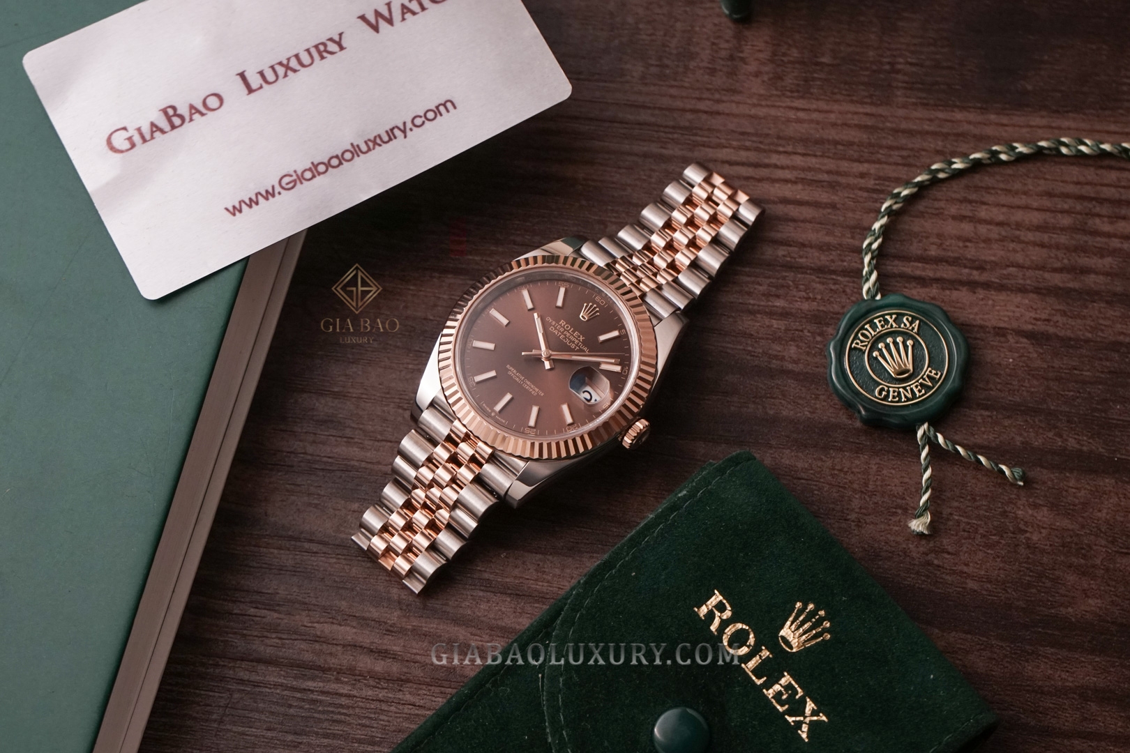 Đồng Hồ Rolex Datejust 41 126331 Mặt Số Chocolate Cọc Số Dạ Quang