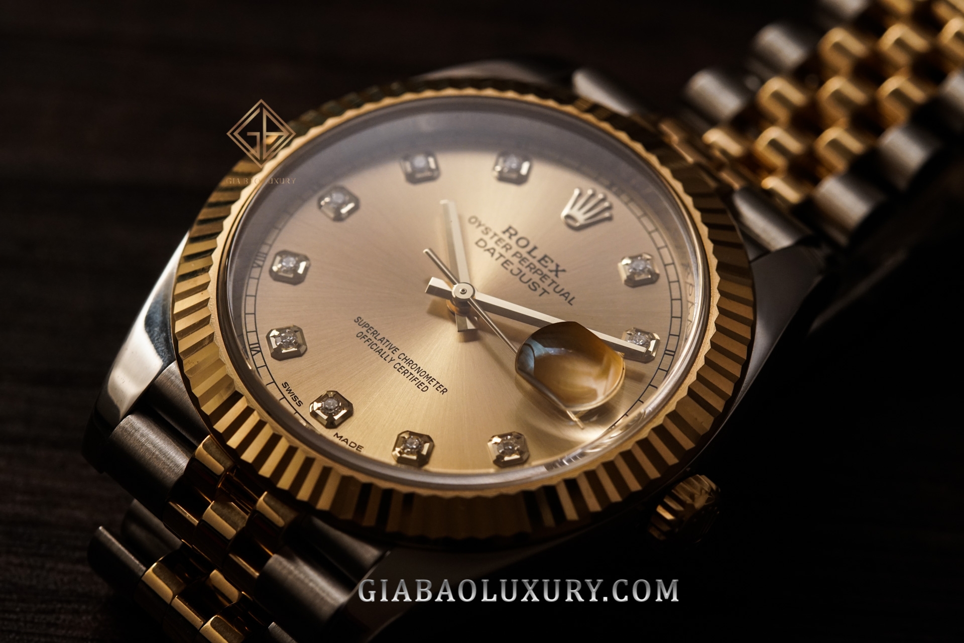 Đồng hồ Rolex Datejust 126333 mặt số champage cọc số kim cương