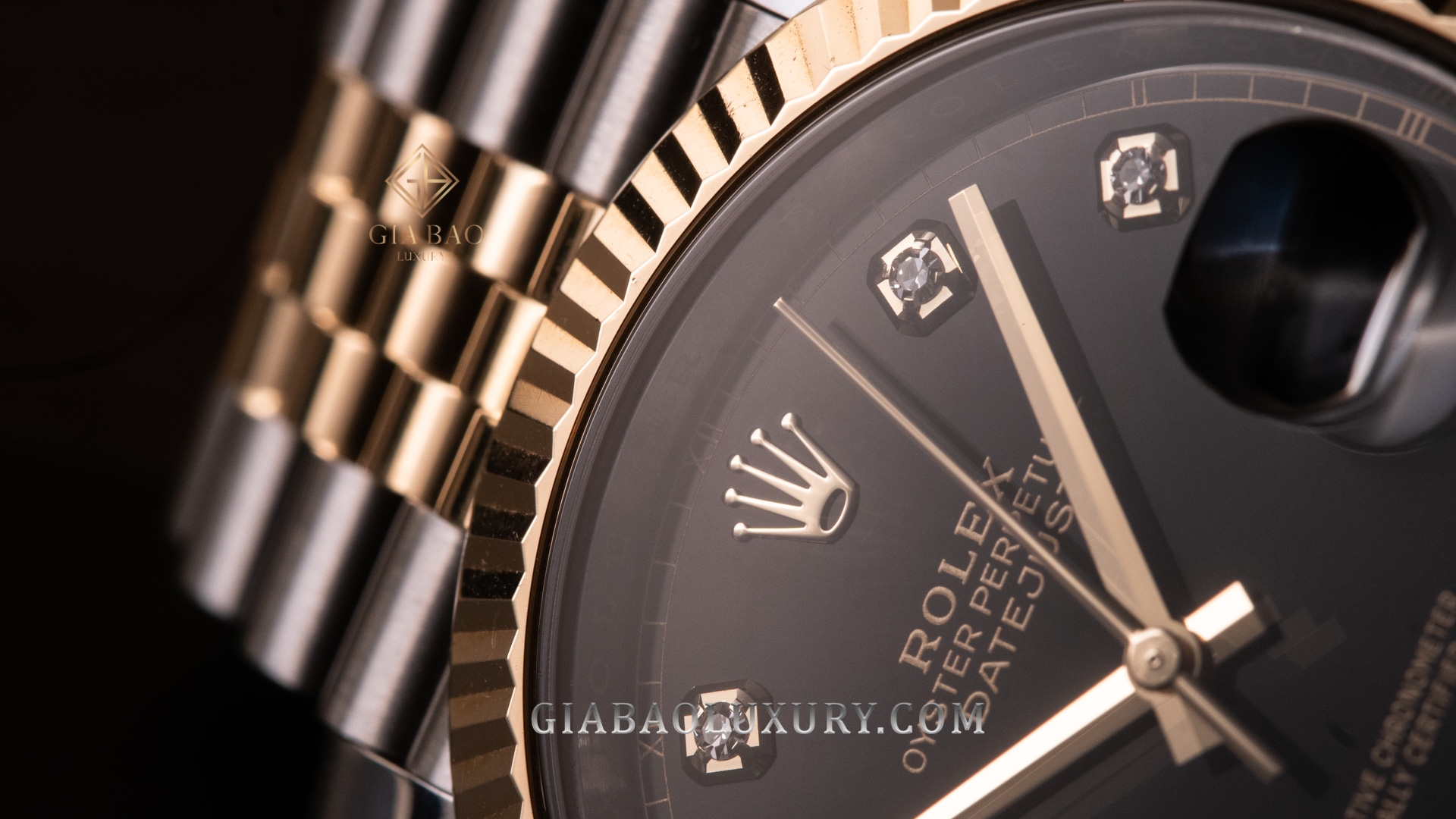 Đồng Hồ Rolex Datejust 41 126333 Mặt Số Đen Nạm Kim Cương