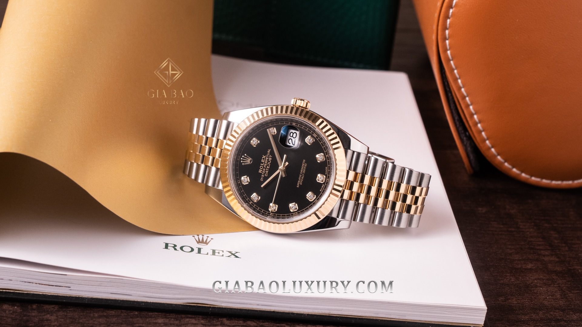 Đồng Hồ Rolex Datejust 41 126333 Mặt Số Đen Nạm Kim Cương