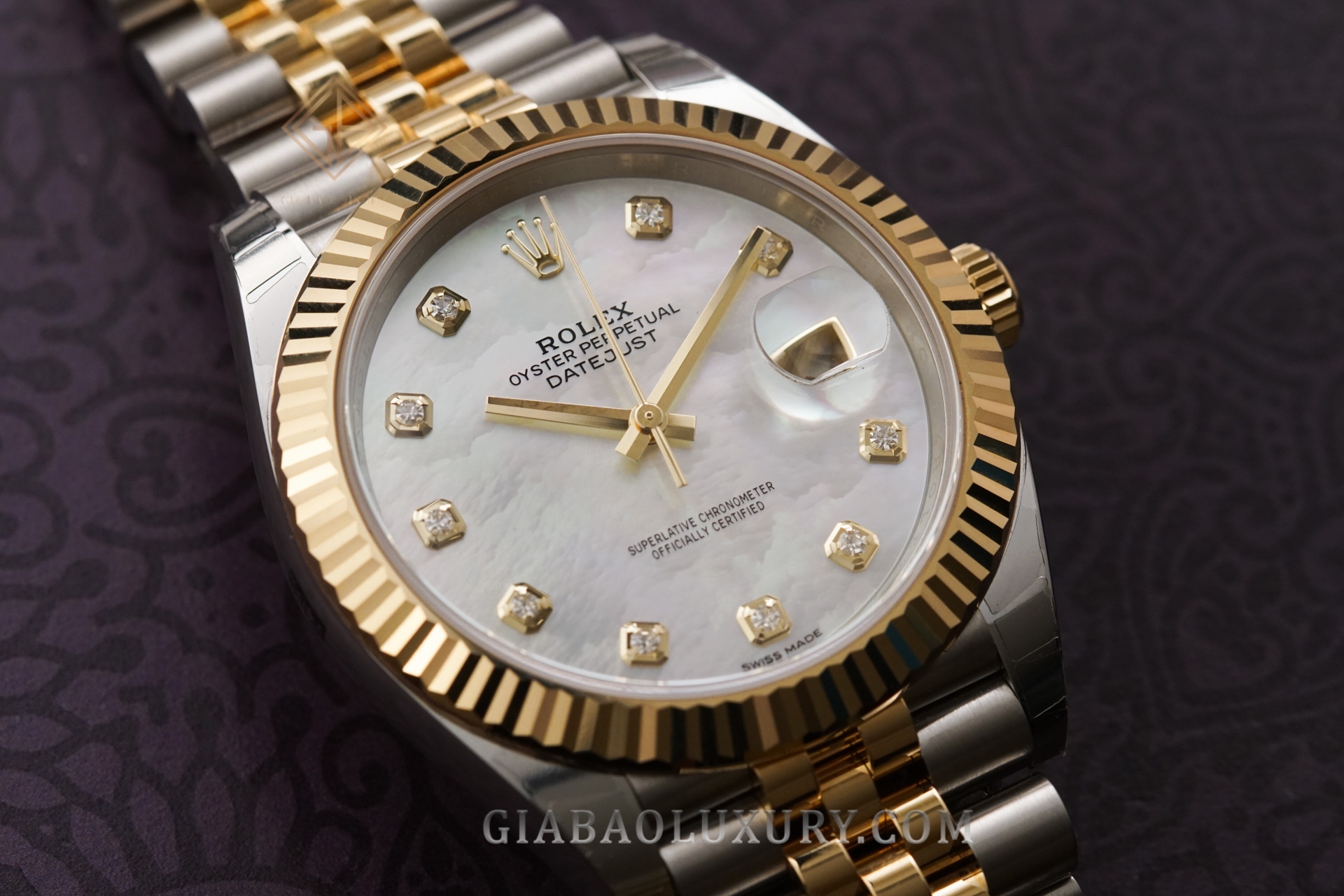 Đồng Hồ Rolex Datejust 41 126333 Mặt Số Ốc Trắng