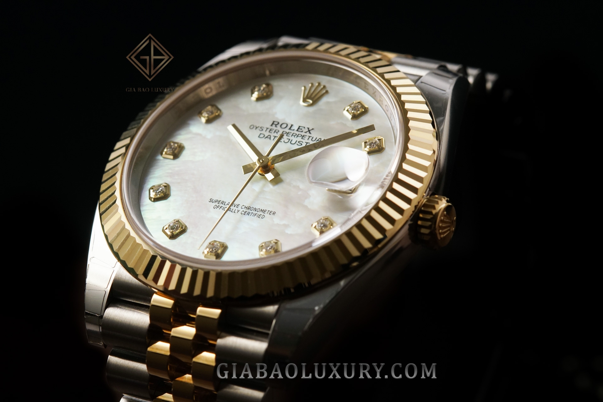 Đồng Hồ Rolex Datejust 41 126333 Mặt Số Ốc Trắng