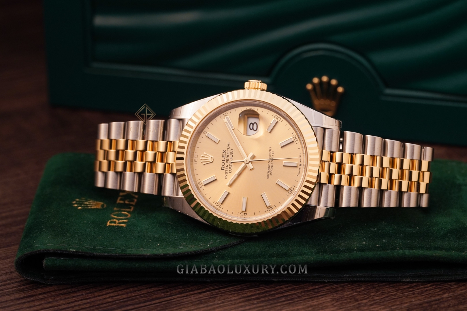 Đồng Hồ Rolex Datejust 41 126333 Mặt Số Champagne