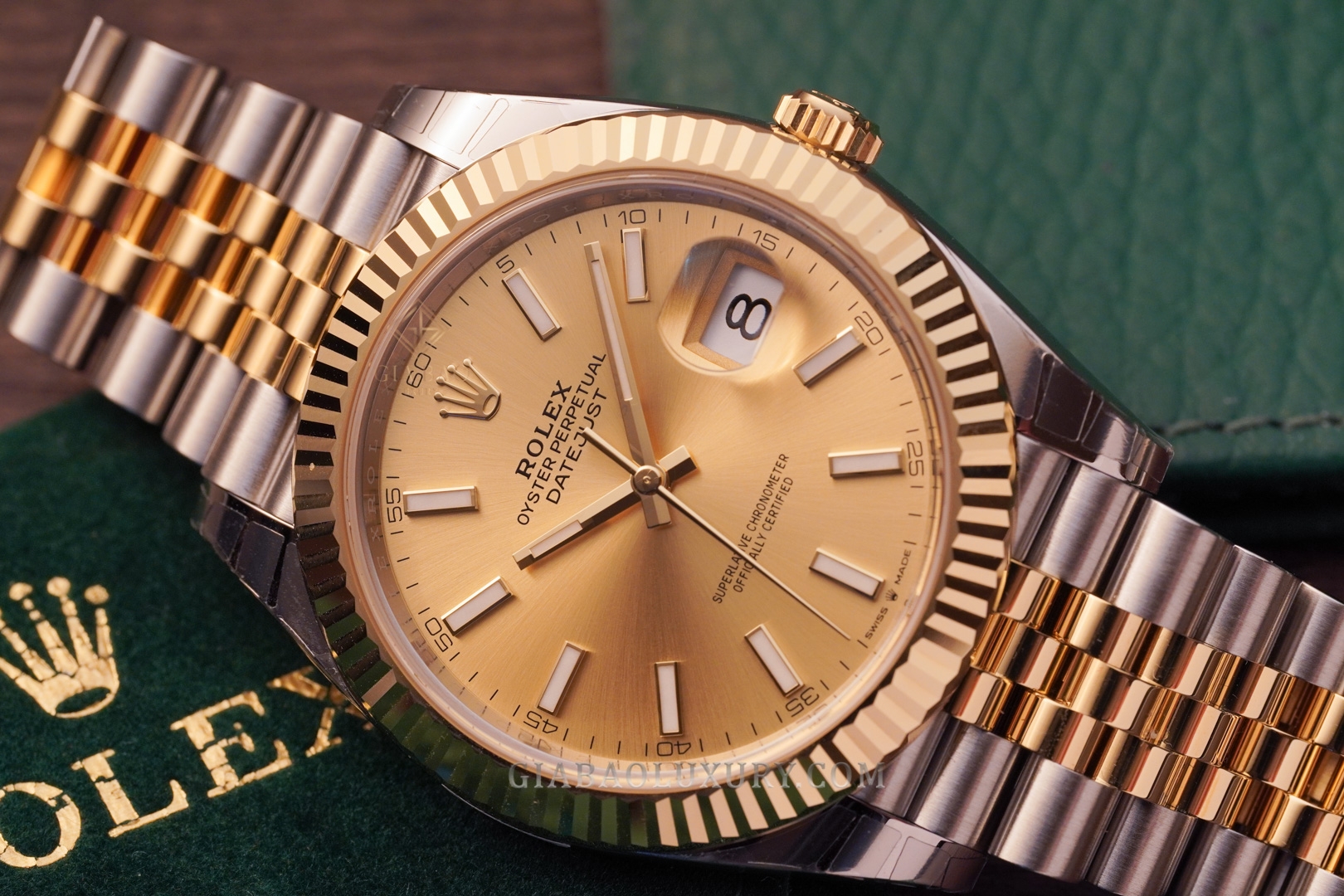 Đồng Hồ Rolex Datejust 41 126333 Mặt Số Champagne