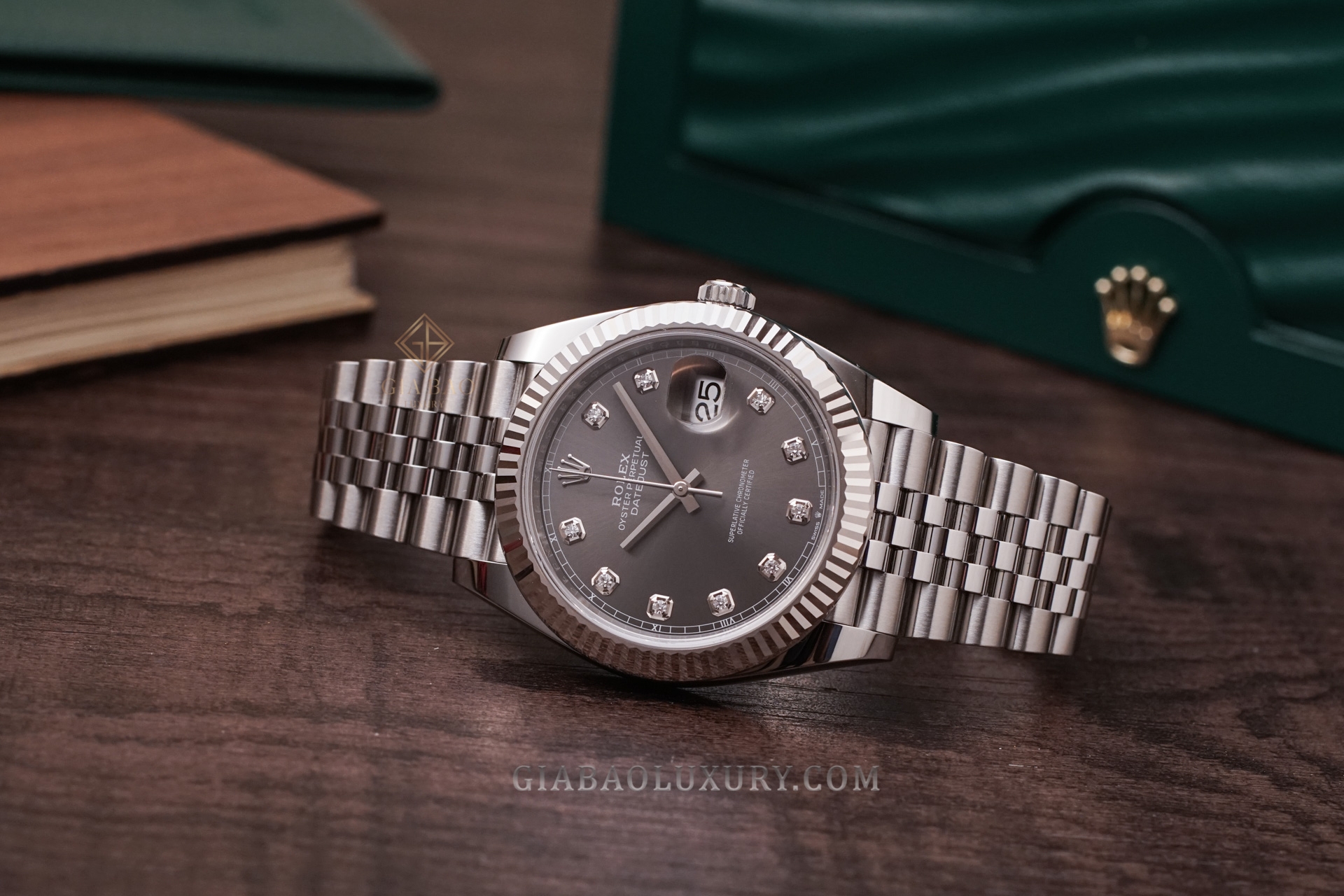 Đồng Hồ Rolex Datejust 41 126334 Mặt Số Rhodium Nạm Kim Cương