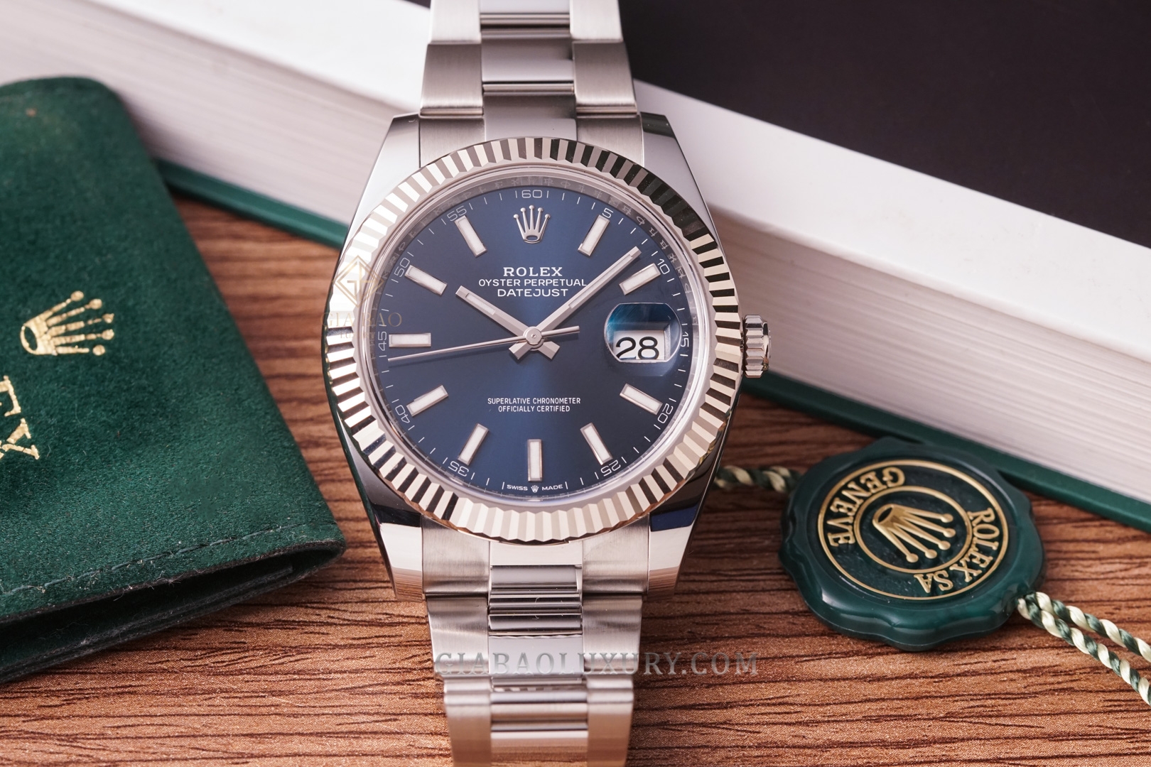 Đồng Hồ Rolex Datejust 41 126334 Mặt Số Xanh Dây Đeo Oyster