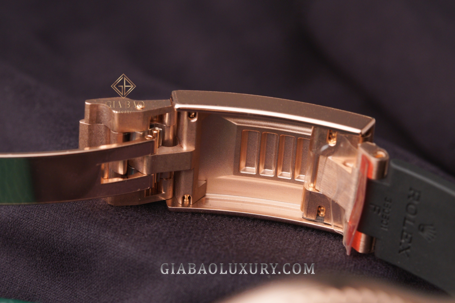 Đồng Hồ Rolex Yacht-Master 40 126655 Mặt Số Đen