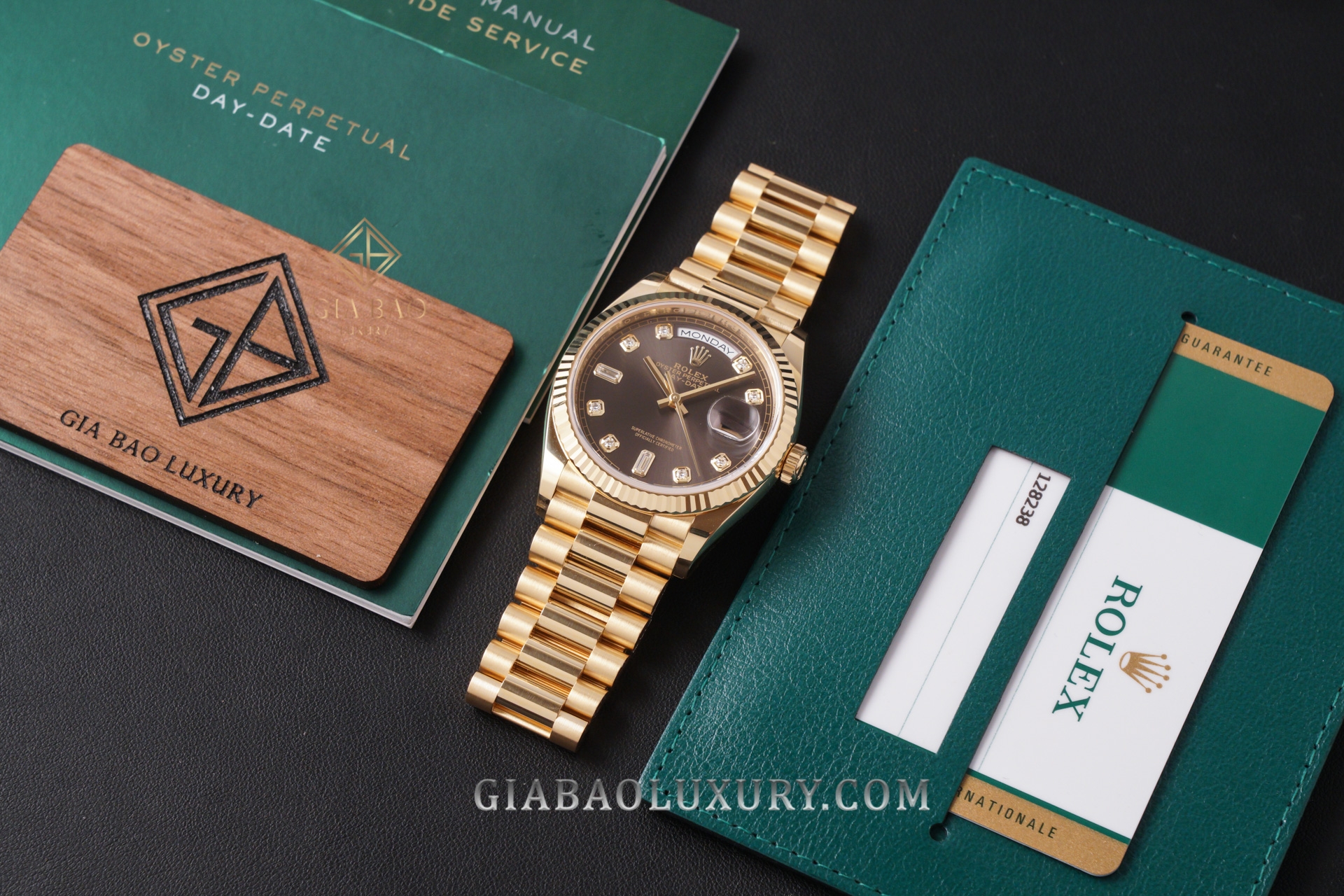 Đồng Hồ Rolex Day-Date 36 128238 Mặt Số Xám Nạm Kim Cương