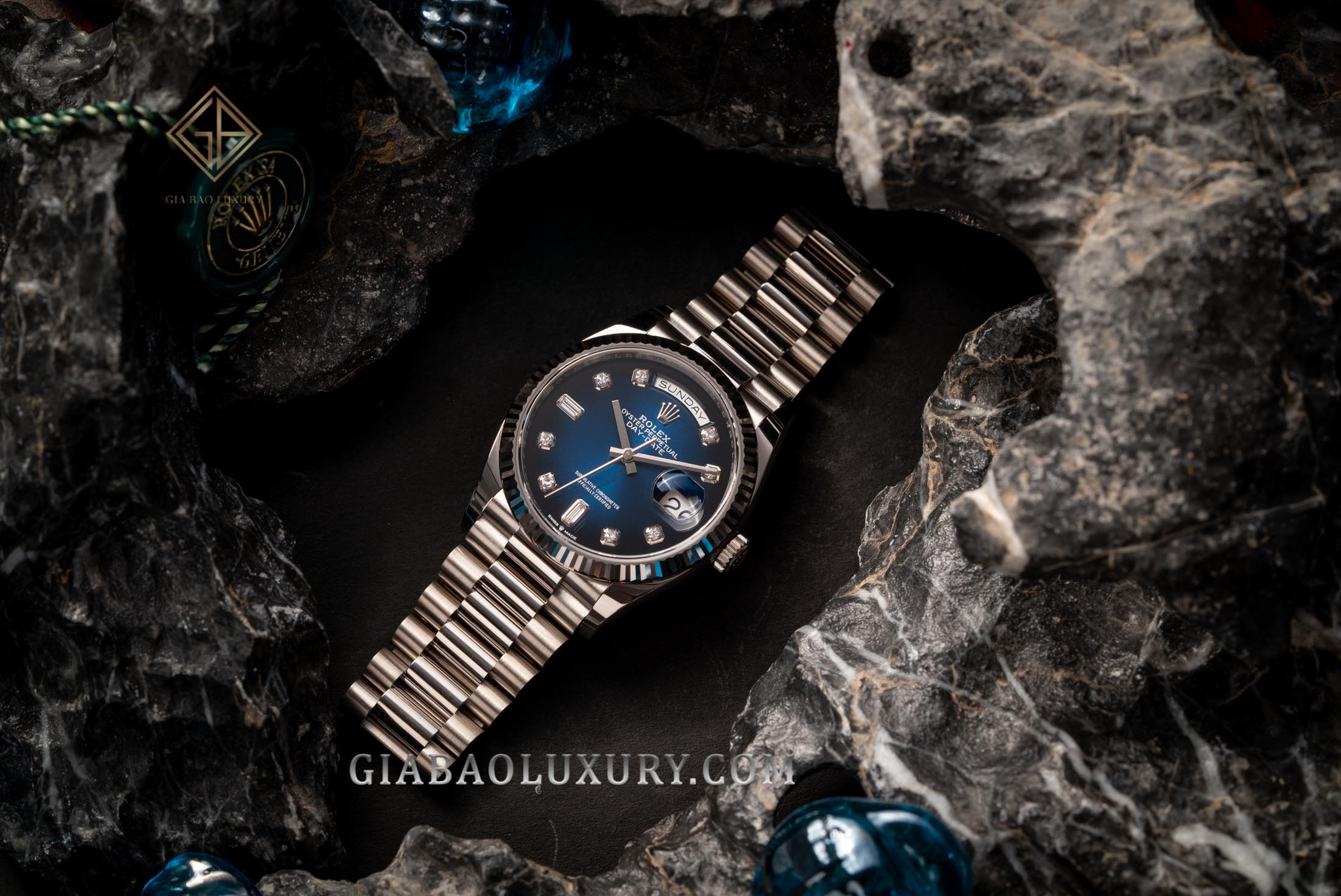 BH Đồng hồ Rolex Day-Date 36 128239 Mặt số Ombré xanh navy