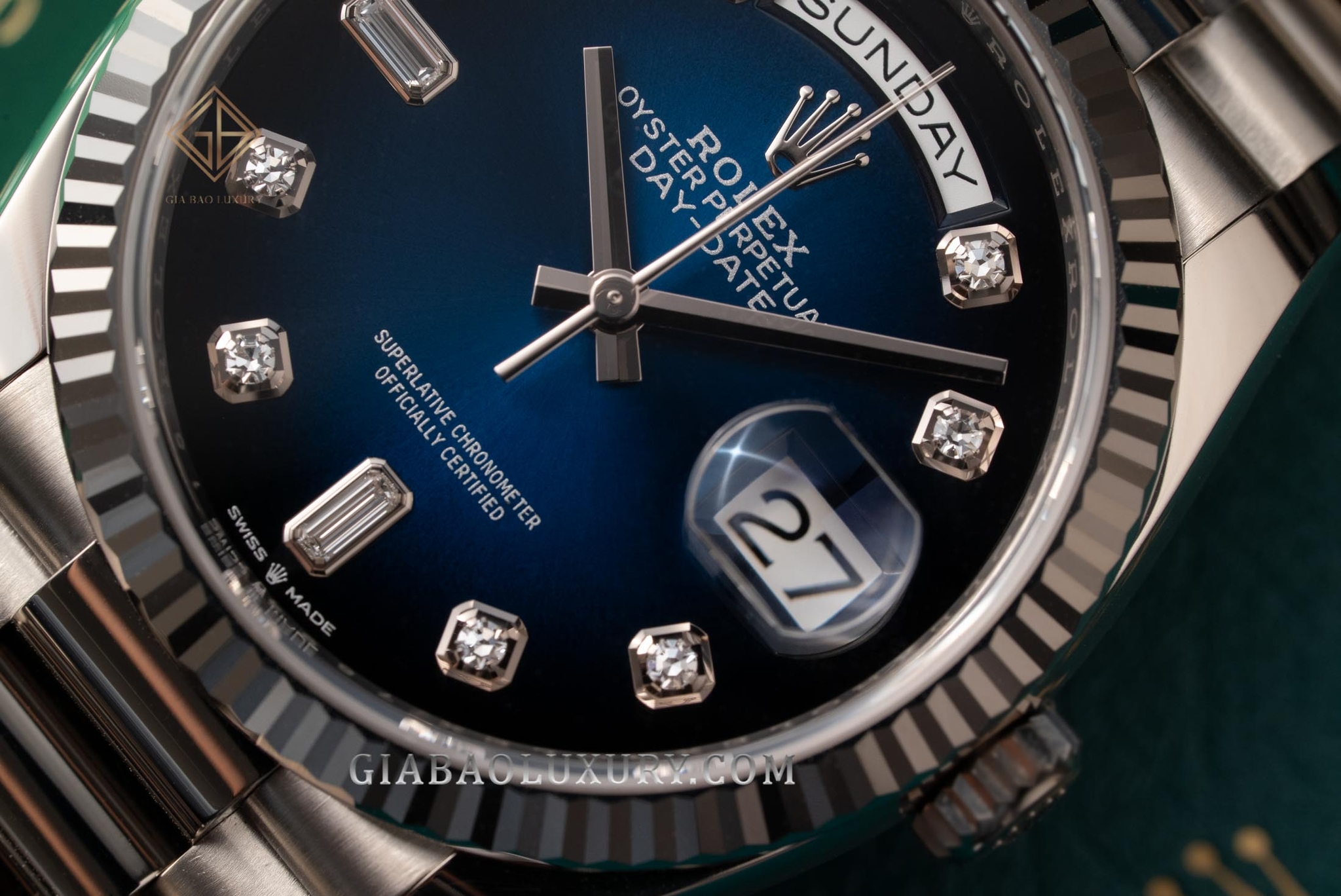 BH Đồng hồ Rolex Day-Date 36 128239 Mặt số Ombré xanh navy