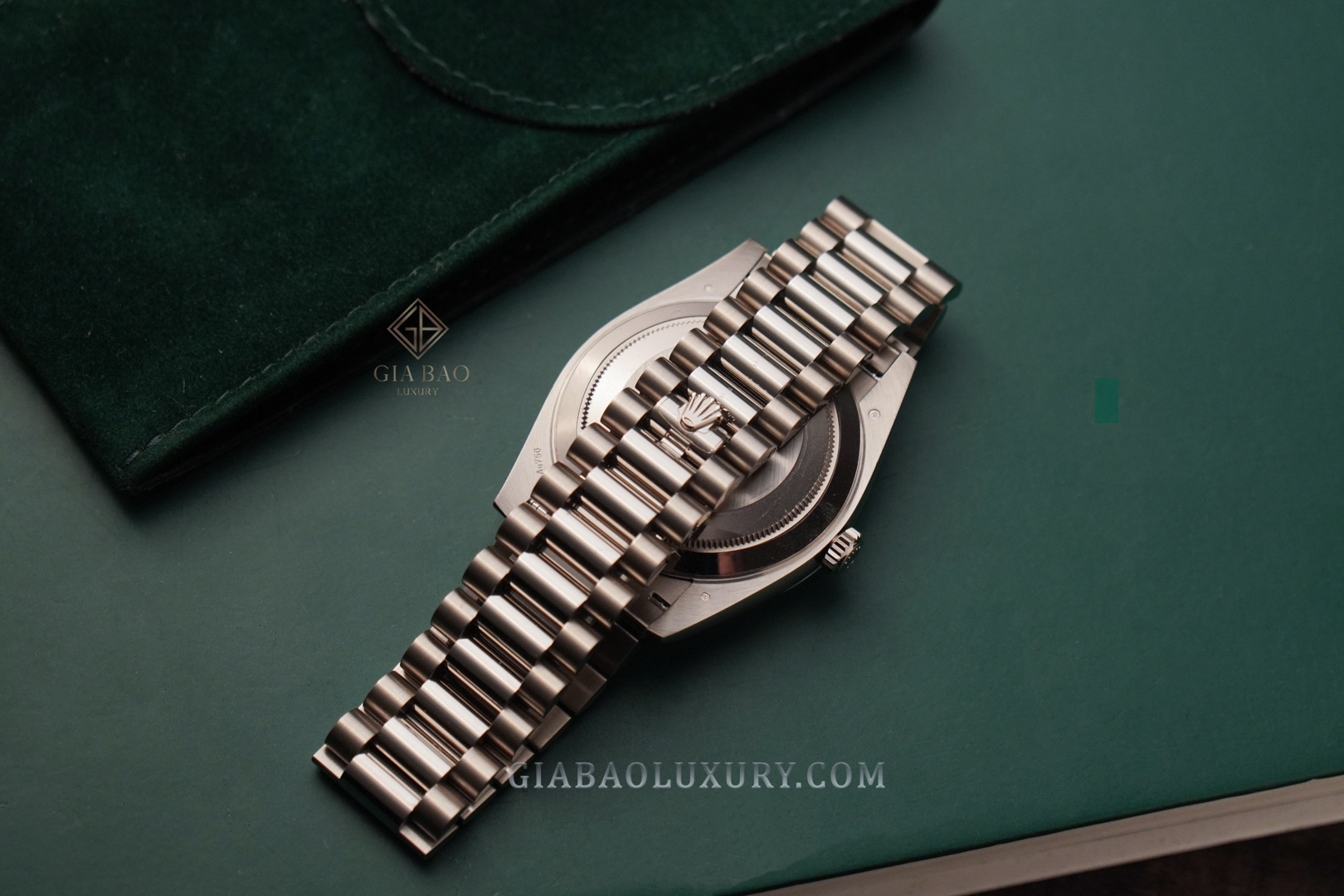 Đồng Hồ Rolex Day-Date 40 228239 Mặt Số Xanh Oliu