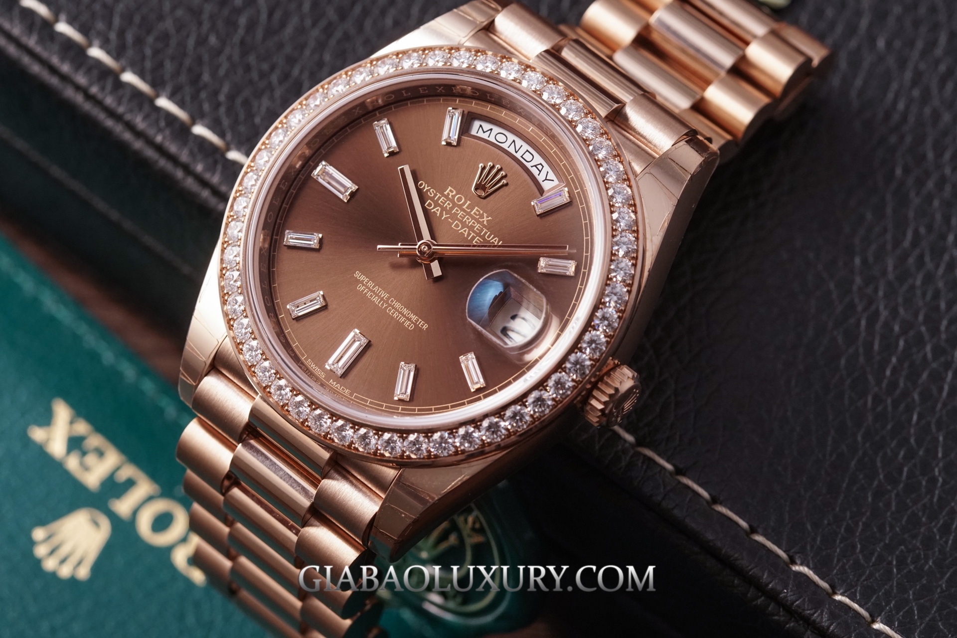 Đồng hồ Rolex Day-Date 228345RBR Mặt Số Chocolate Cọc Kim Cương