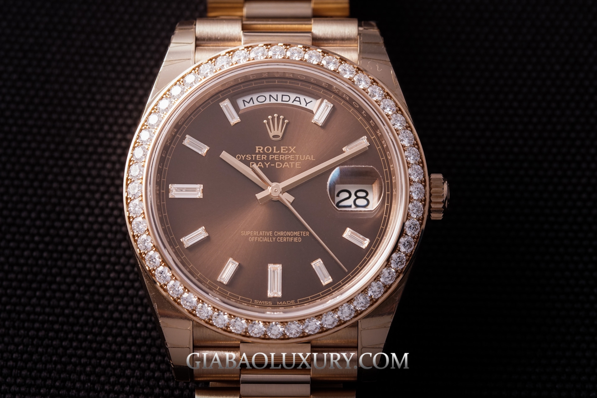 Đồng hồ Rolex Day-Date 228345RBR Mặt Số Chocolate Cọc Kim Cương