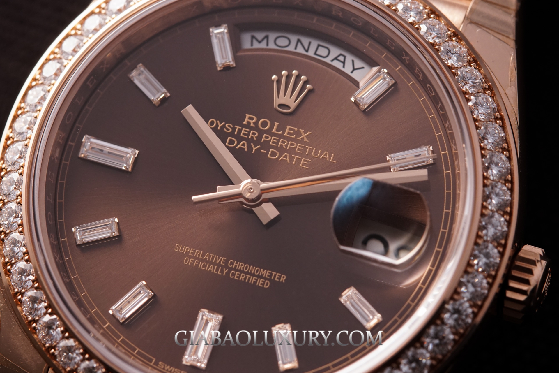 Đồng hồ Rolex Day-Date 228345RBR Mặt Số Chocolate Cọc Kim Cương