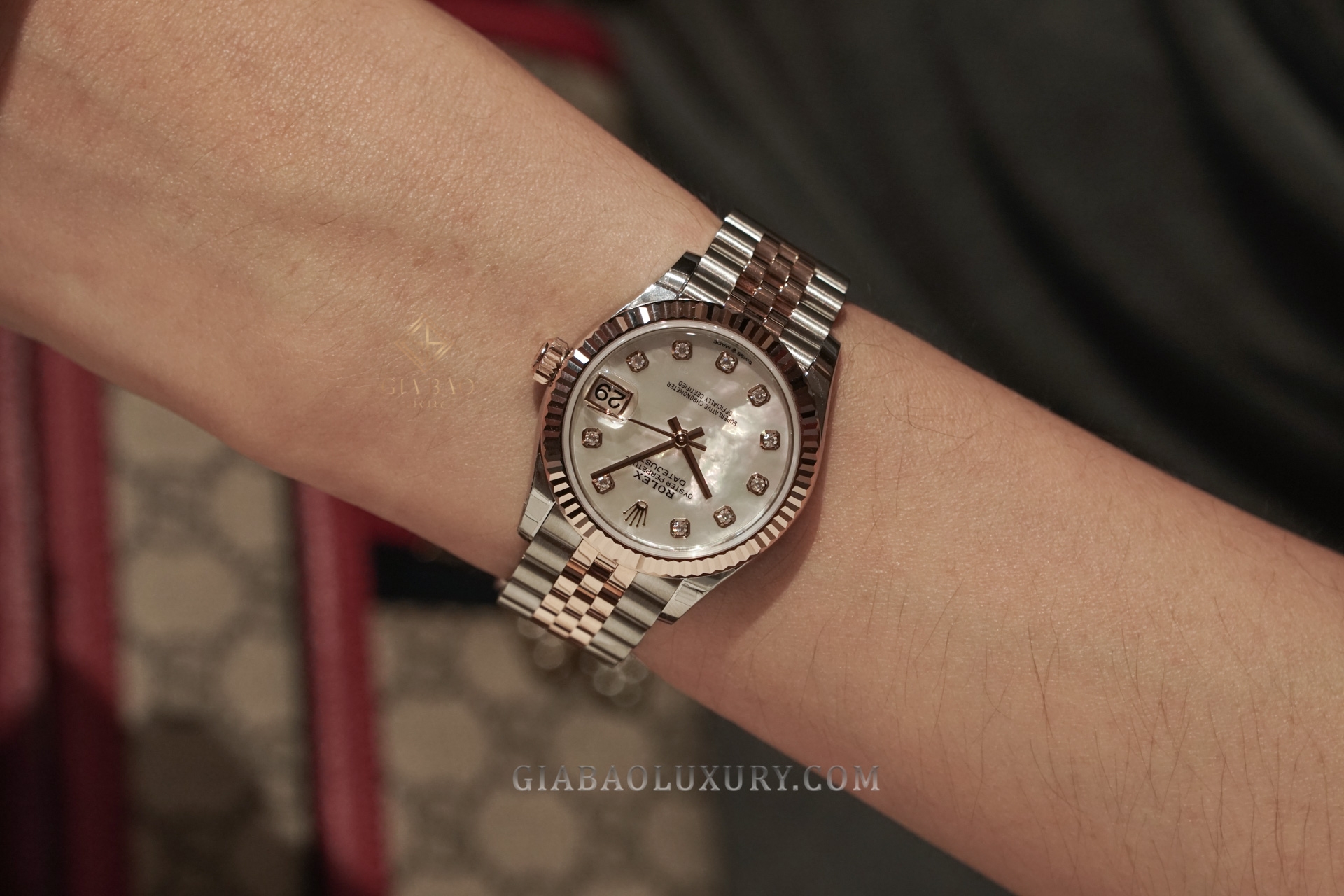 Đồng Hồ Rolex Lady Datejust 279171 Mặt Số Vỏ Trai Trắng