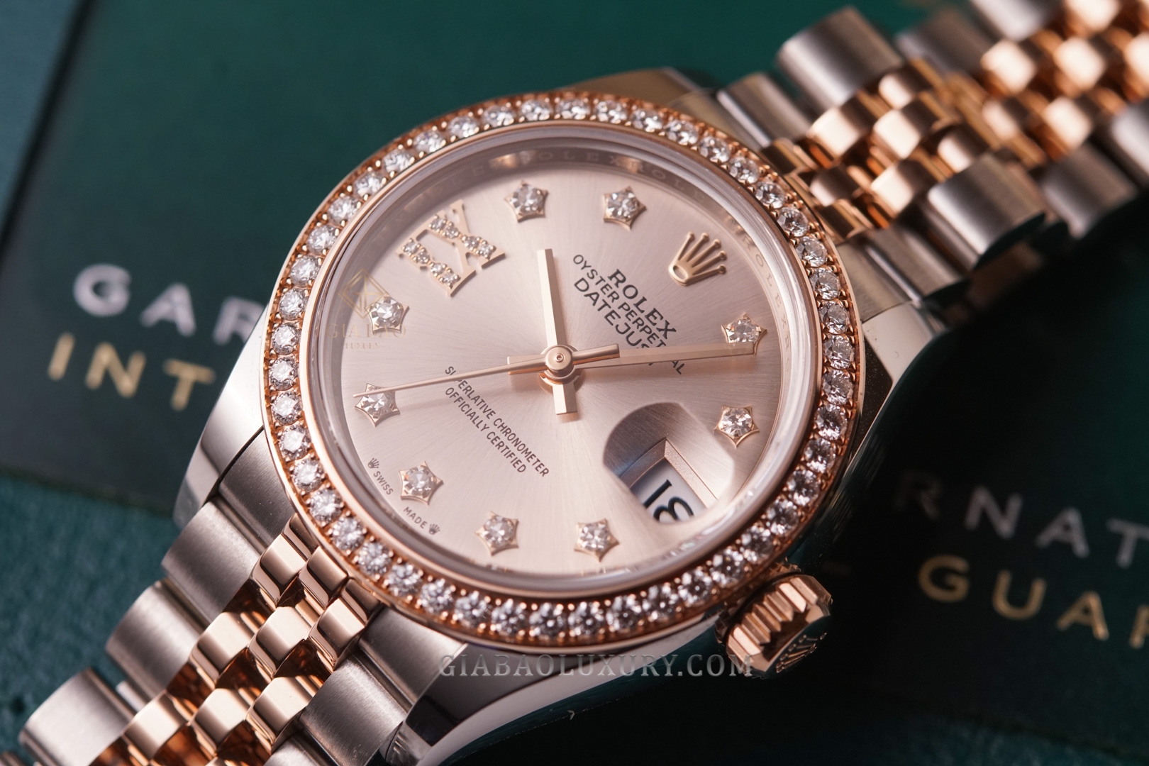 Đồng Hồ Rolex Lady-Datejust 279381RBR Mặt Sundust Cọc Số Kim Cương Sao