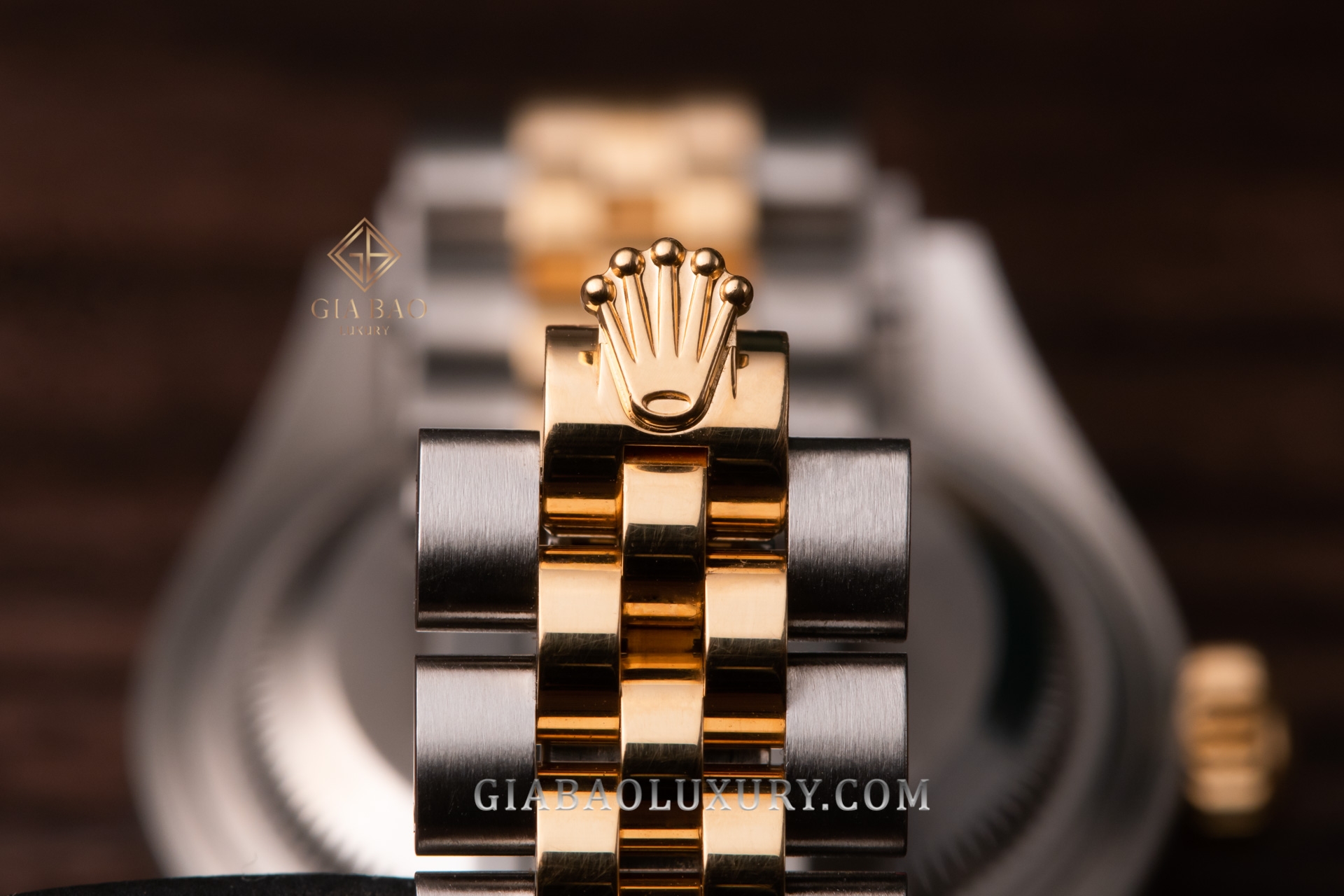 Đồng Hồ Rolex Lady-Datejust 28 279173 Mặt Số Vàng Champagne Nạm Kim Cương