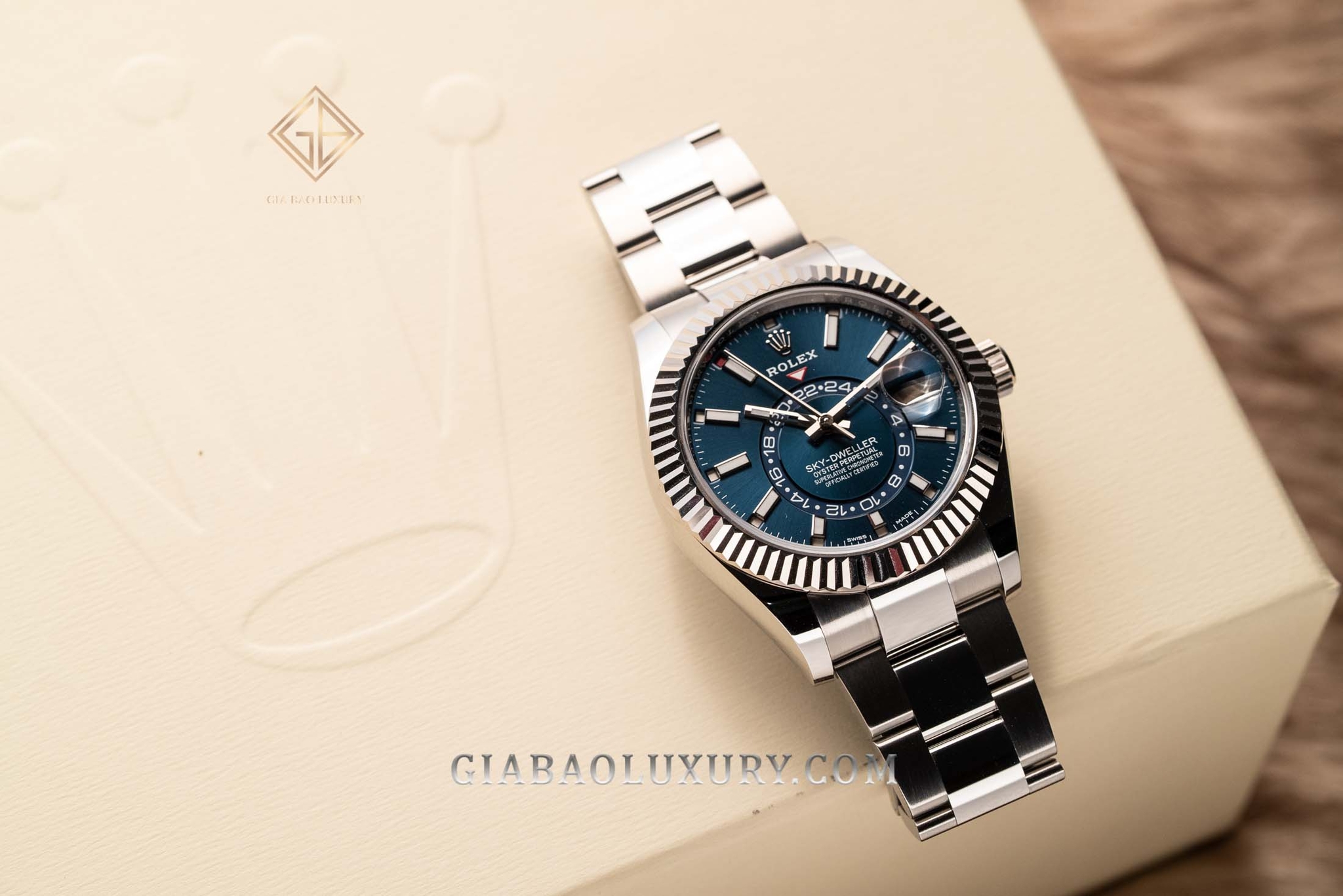 Đồng Hồ Rolex Sky-Dweller 326934 Mặt Số Xanh