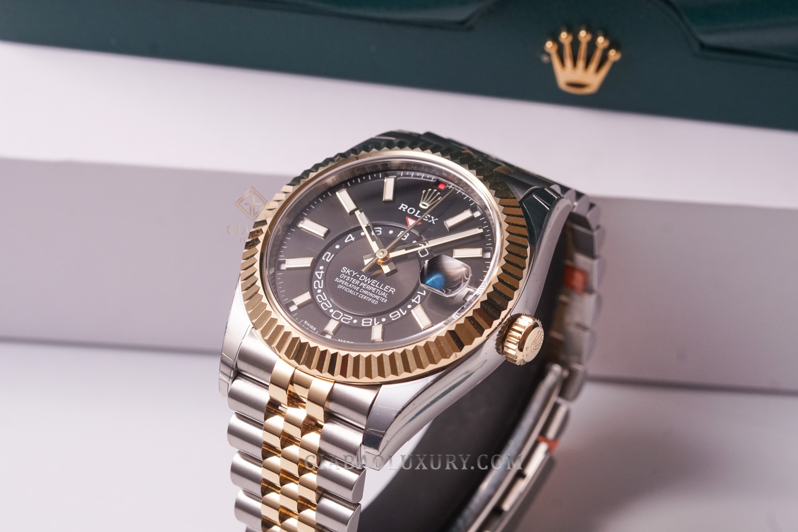 Đồng Hồ Rolex Sky-Dweller 326933-0005 Mặt Số Đen