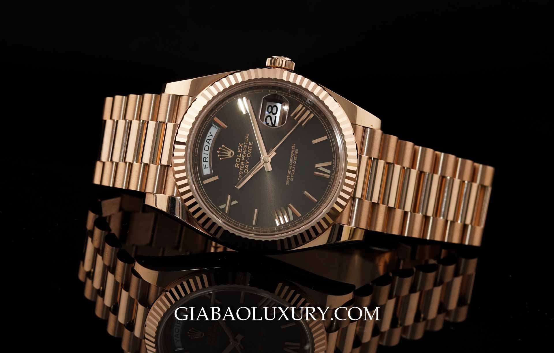 Đồng Hồ Rolex Day Date 228235 Mặt Số Chocolate Cọc Số La Mã