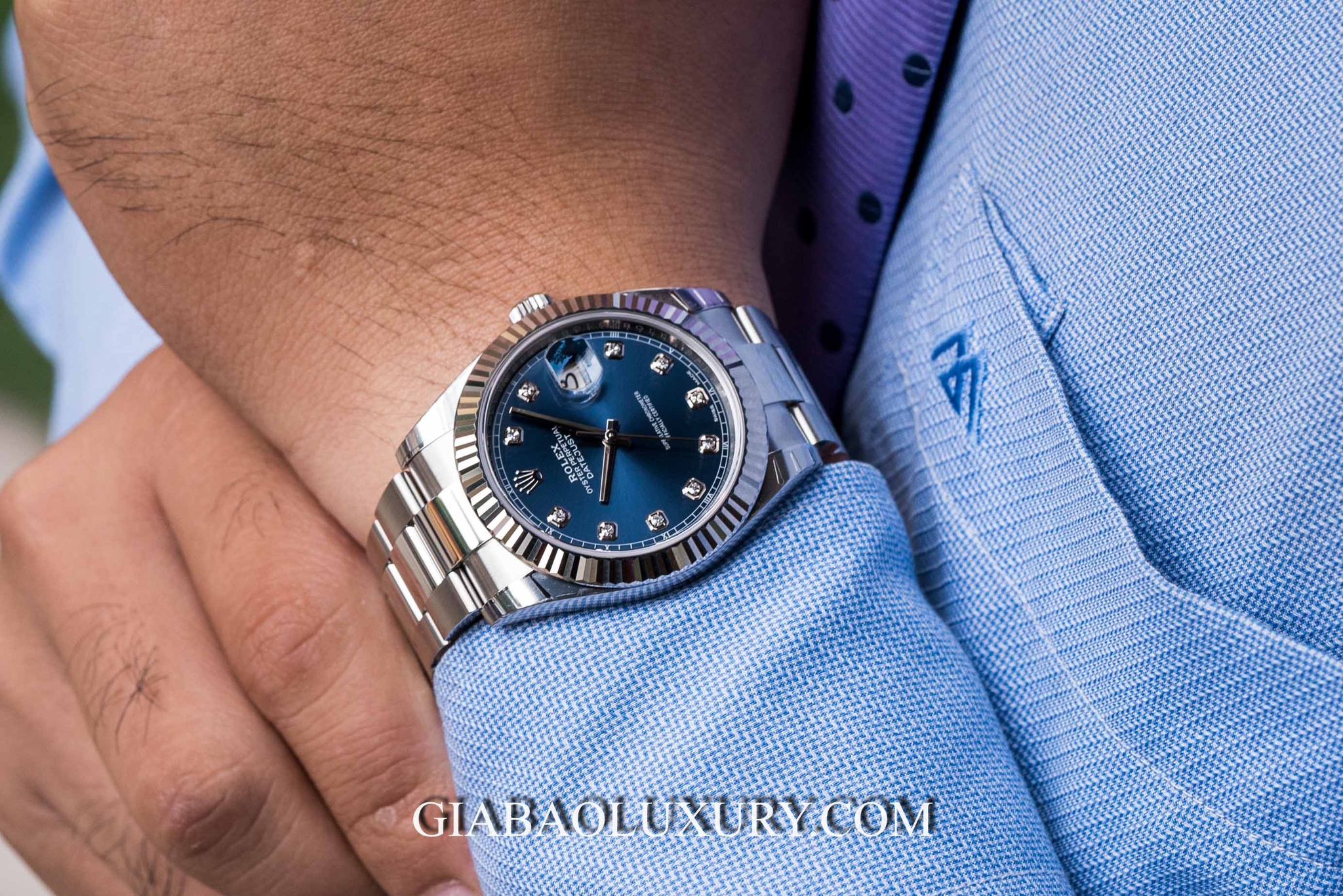 Đồng Hồ Rolex Datejust 126334 Mặt Số Xanh Nạm Kim Cương Dây Đeo Oyster