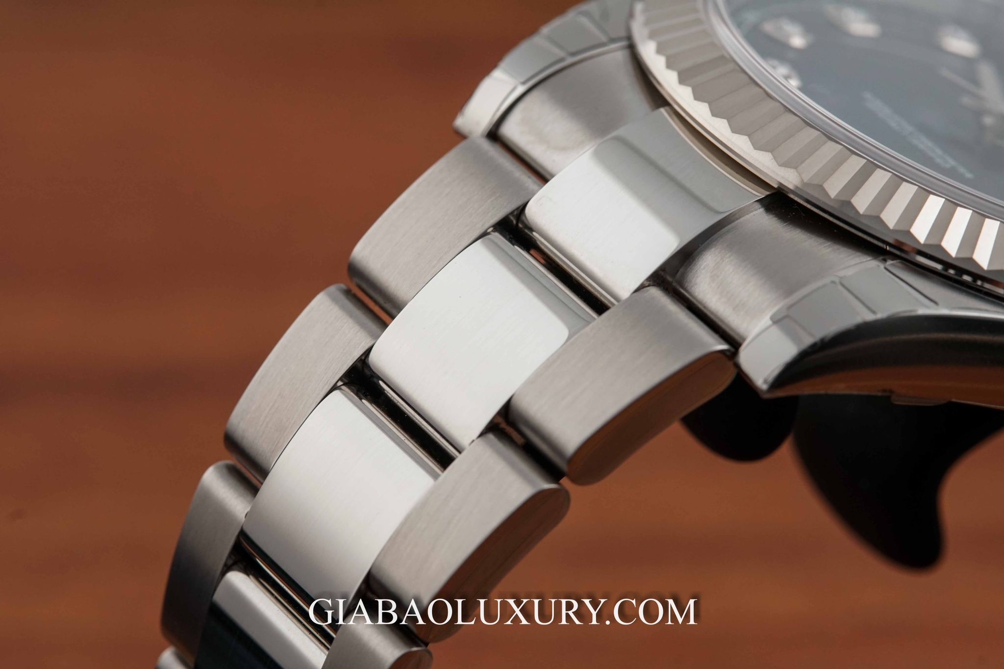 Đồng Hồ Rolex Datejust 126334 Mặt Số Xanh Nạm Kim Cương dây Oyster