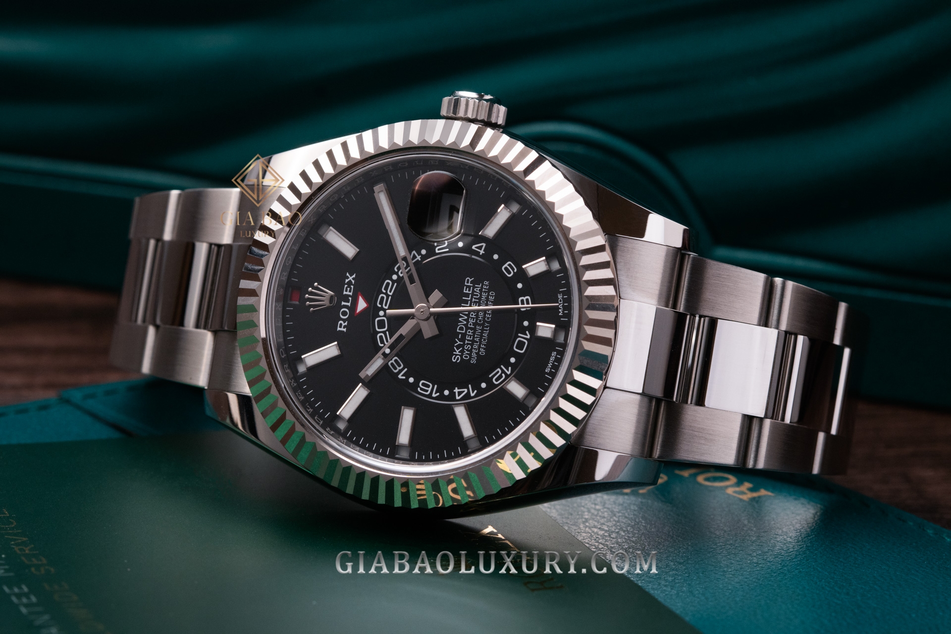 Đồng hồ Rolex Sky Dweller 326934 Mặt Số Đen