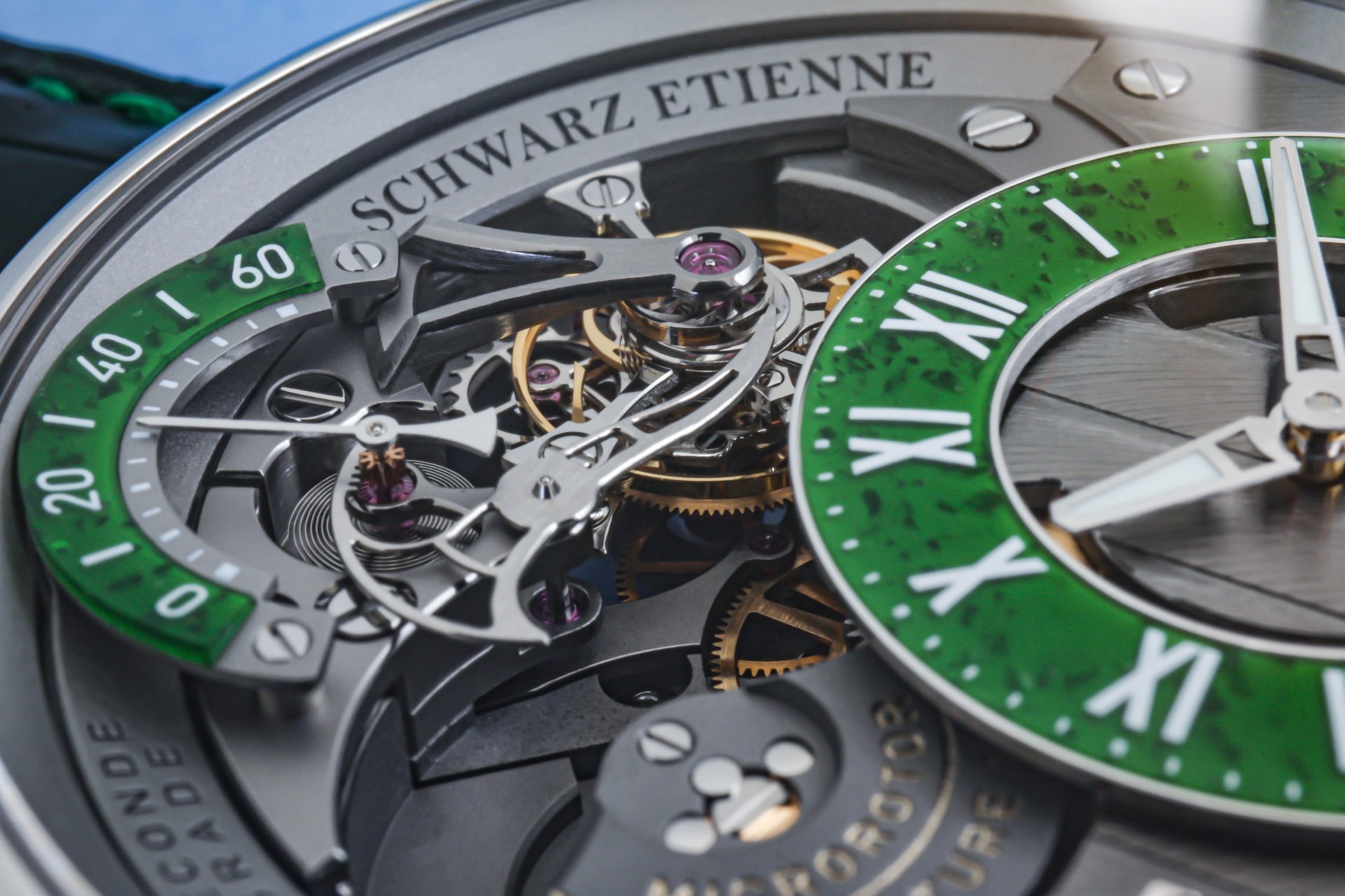 Schwarz Etienne, dòng sản phẩm La Chaux-de-Fonds, Ref WCF22TSE06SS01AA, mặt số bạc và đá Aventurine