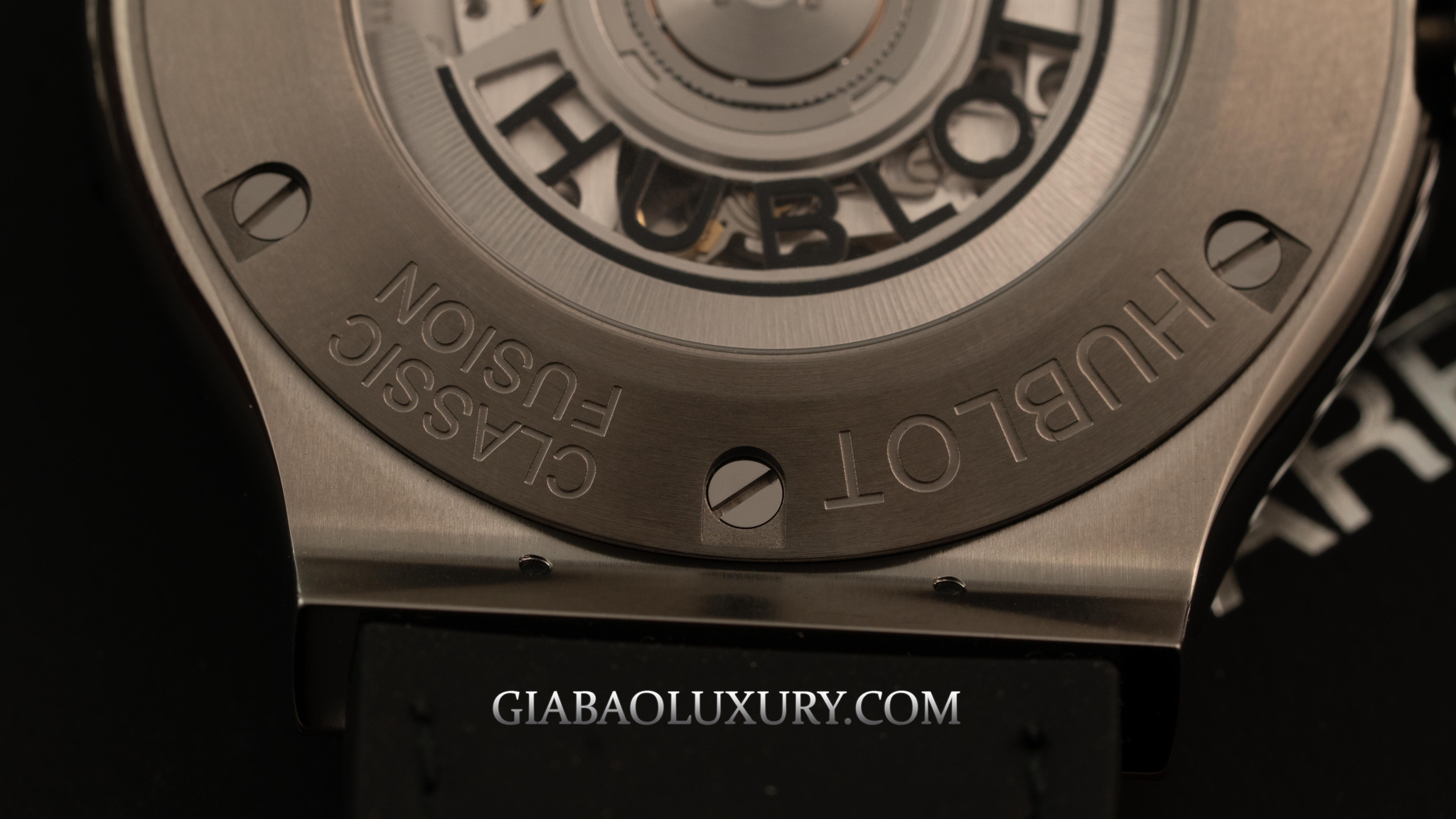 Đồng hồ Hublot Classic Fusion Green 42mm Titanium 542.NX.8970.LR