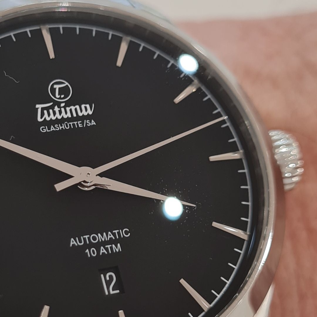 Đồng hồ đeo tay thương hiệu Tutima, dòng sản phẩm Flieger Aero Club, Ref no: 6105-51, mặt số màu đen, size 41mm, máy tự động, vỏ đồng hồ bằng thép không gỉ và dây đeo da Horween, hàng mới 100%