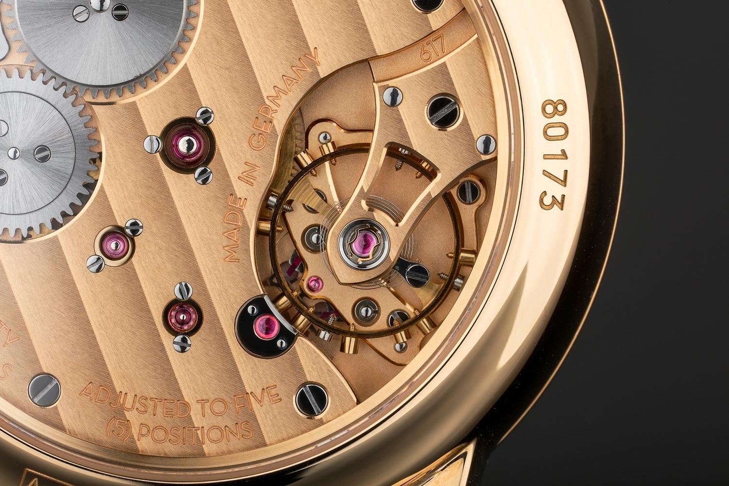 Tutima, dòng sản phẩm Patria, Ref no: 6600-02, mặt số mạ bạc