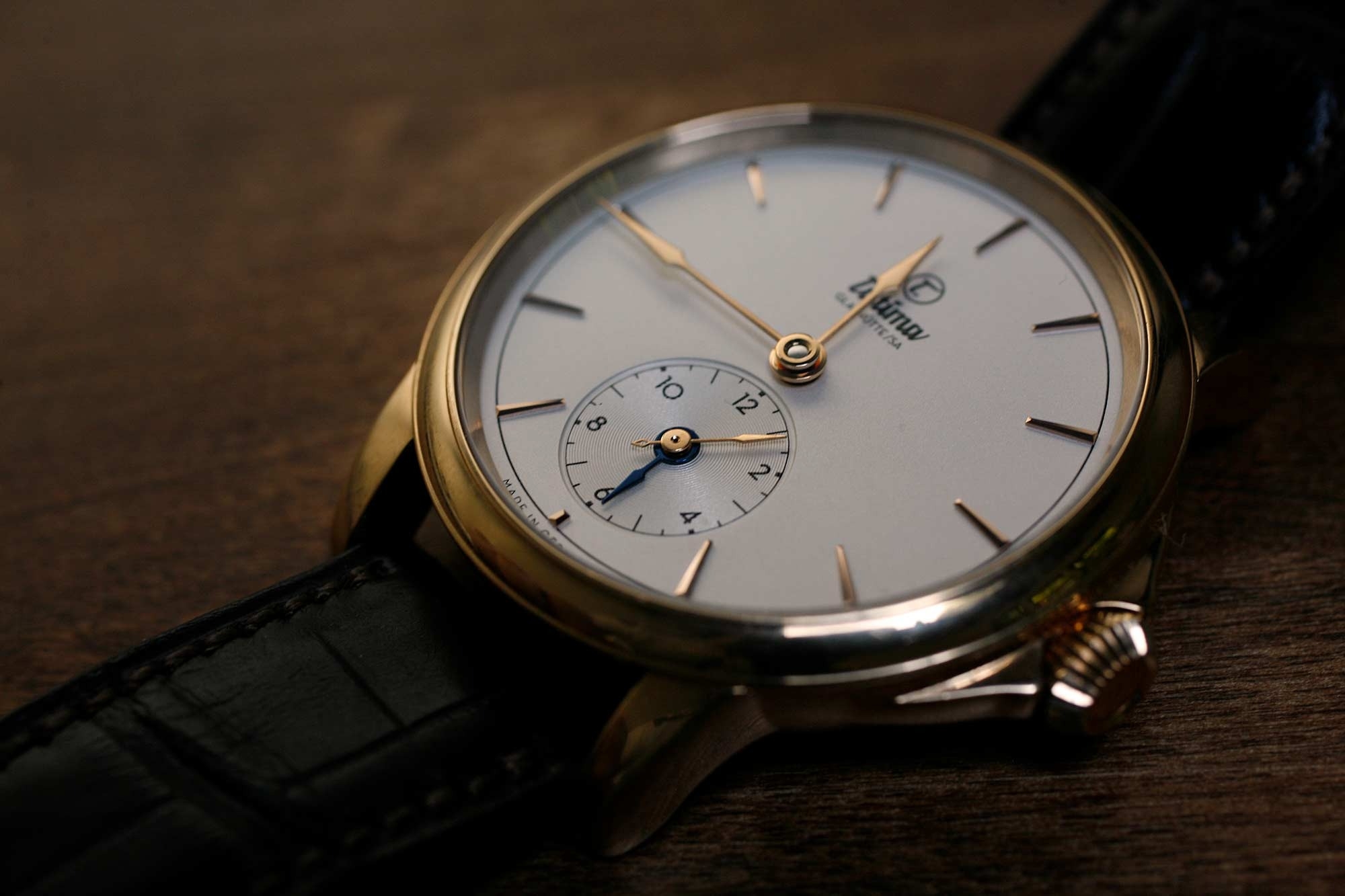 Tutima, dòng sản phẩm Patria, Ref no: 6601-02, mặt số mạ bạc